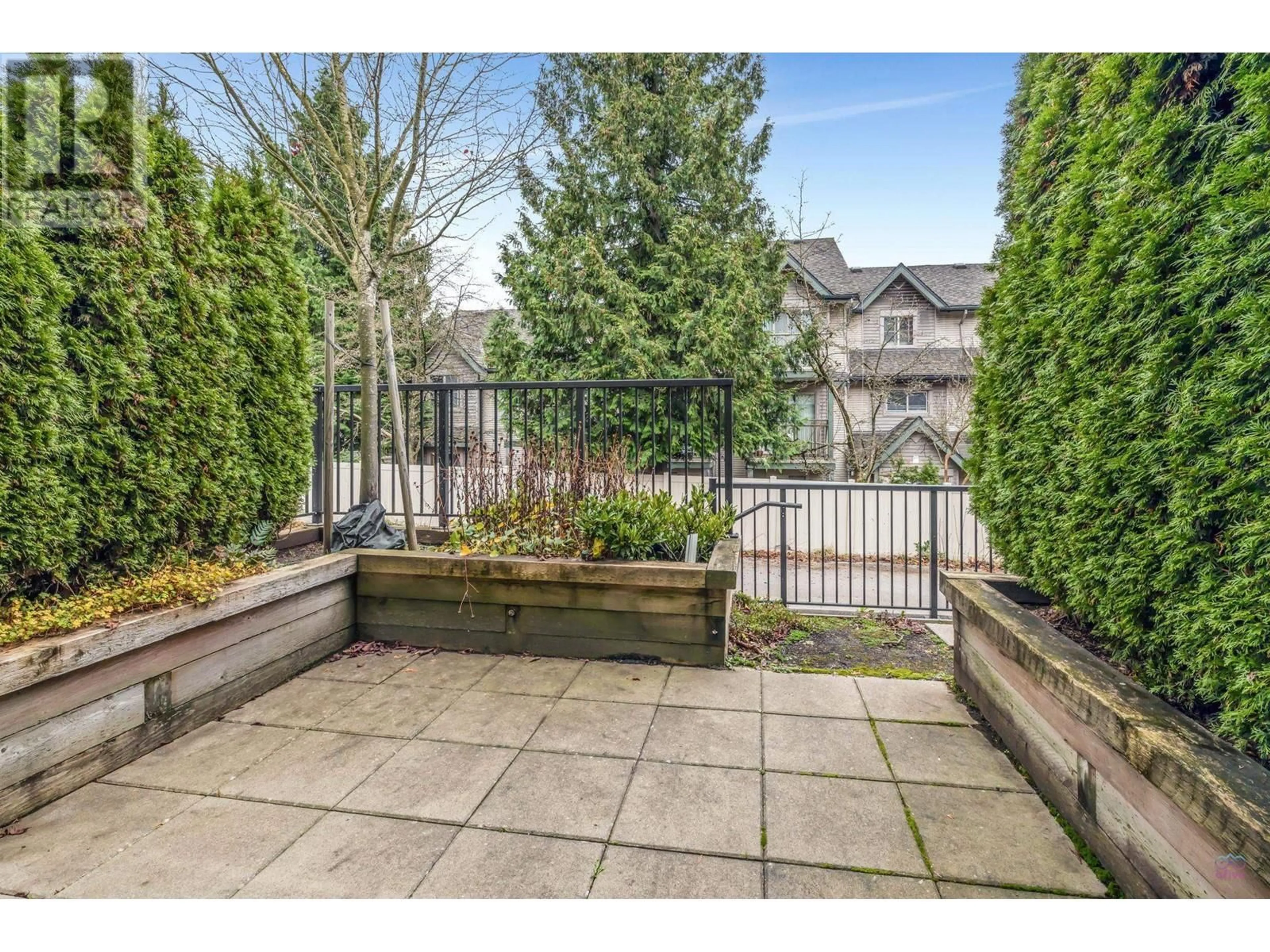 Patio, street for 110 7250 18TH AVENUE, Burnaby British Columbia V3N1H3