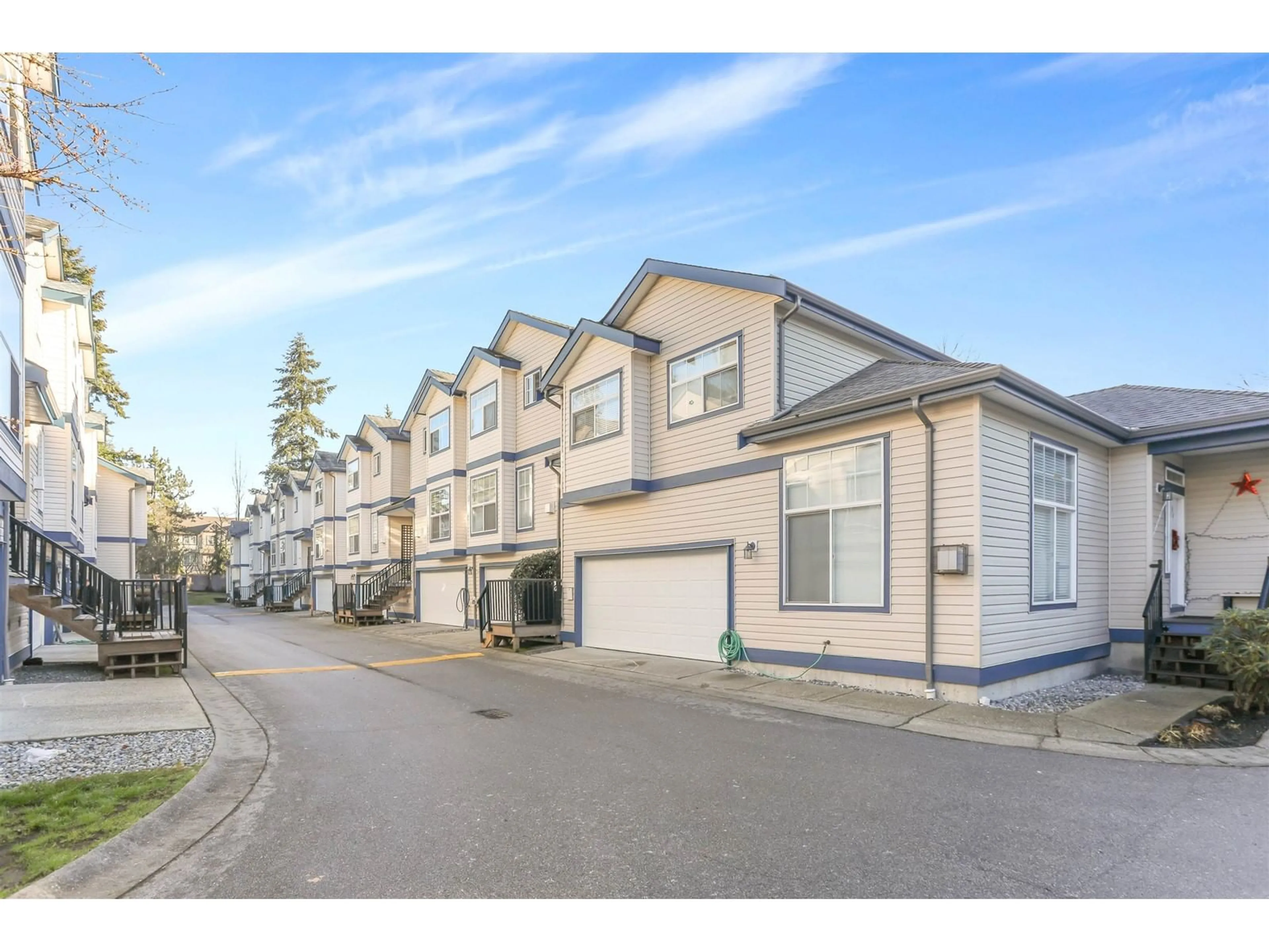 Unknown for 703 9118 149 STREET, Surrey British Columbia V3R3Z6