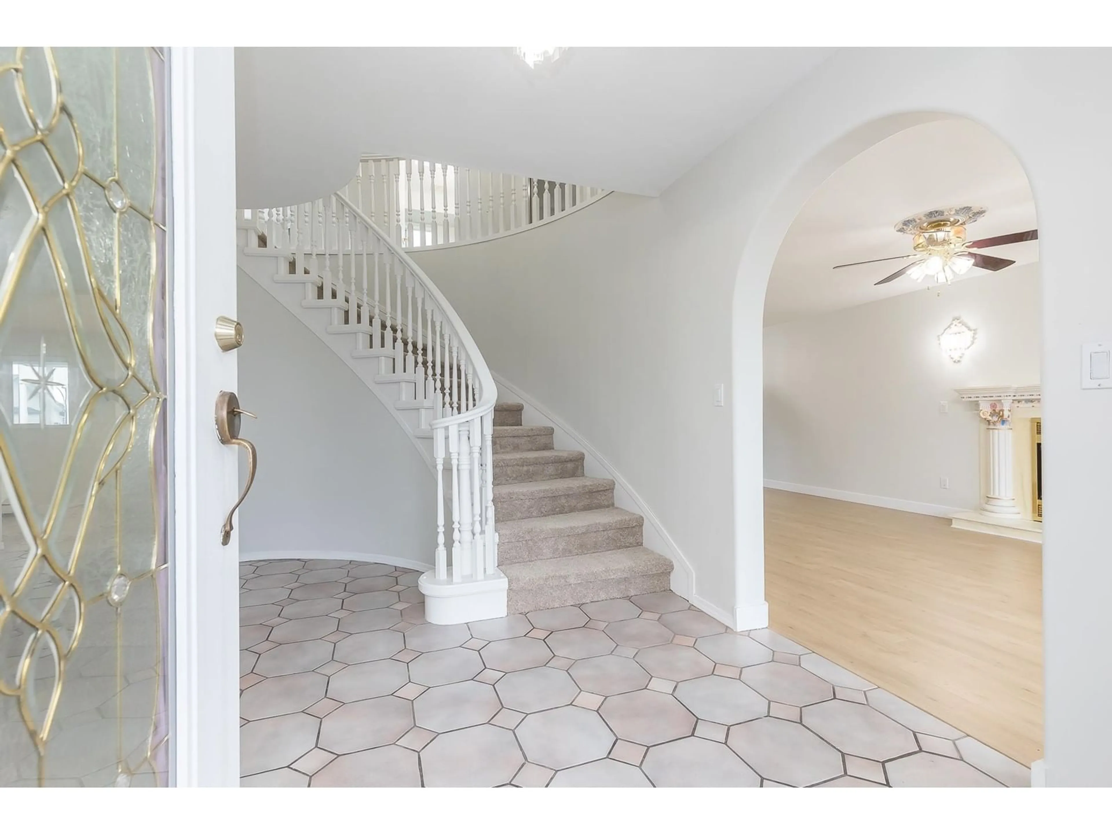 Indoor foyer, not visible floor for 32105 ELKFORD DRIVE, Abbotsford British Columbia V2T5C3