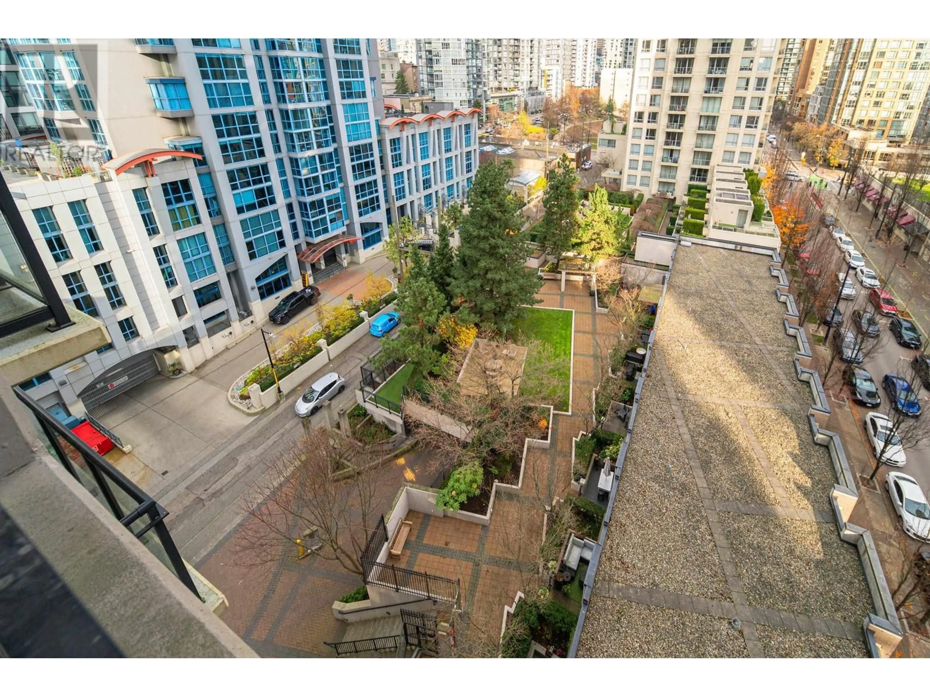 A pic from exterior of the house or condo, the street view for 1003 1295 RICHARDS STREET, Vancouver British Columbia V6B1B7