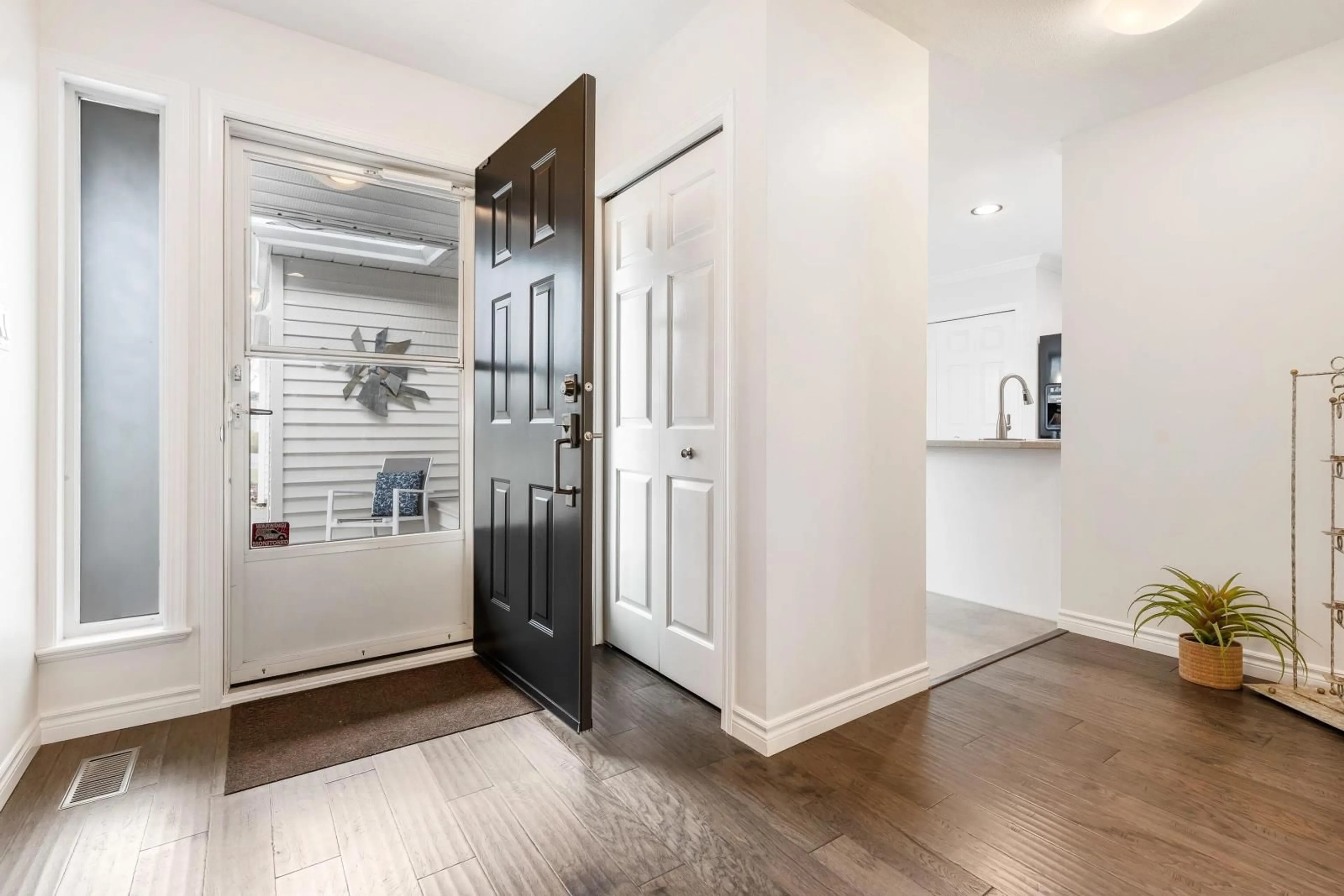 Indoor entryway, wood floors for 2 45302 JASPER DRIVE, Sardis British Columbia V2R3E9