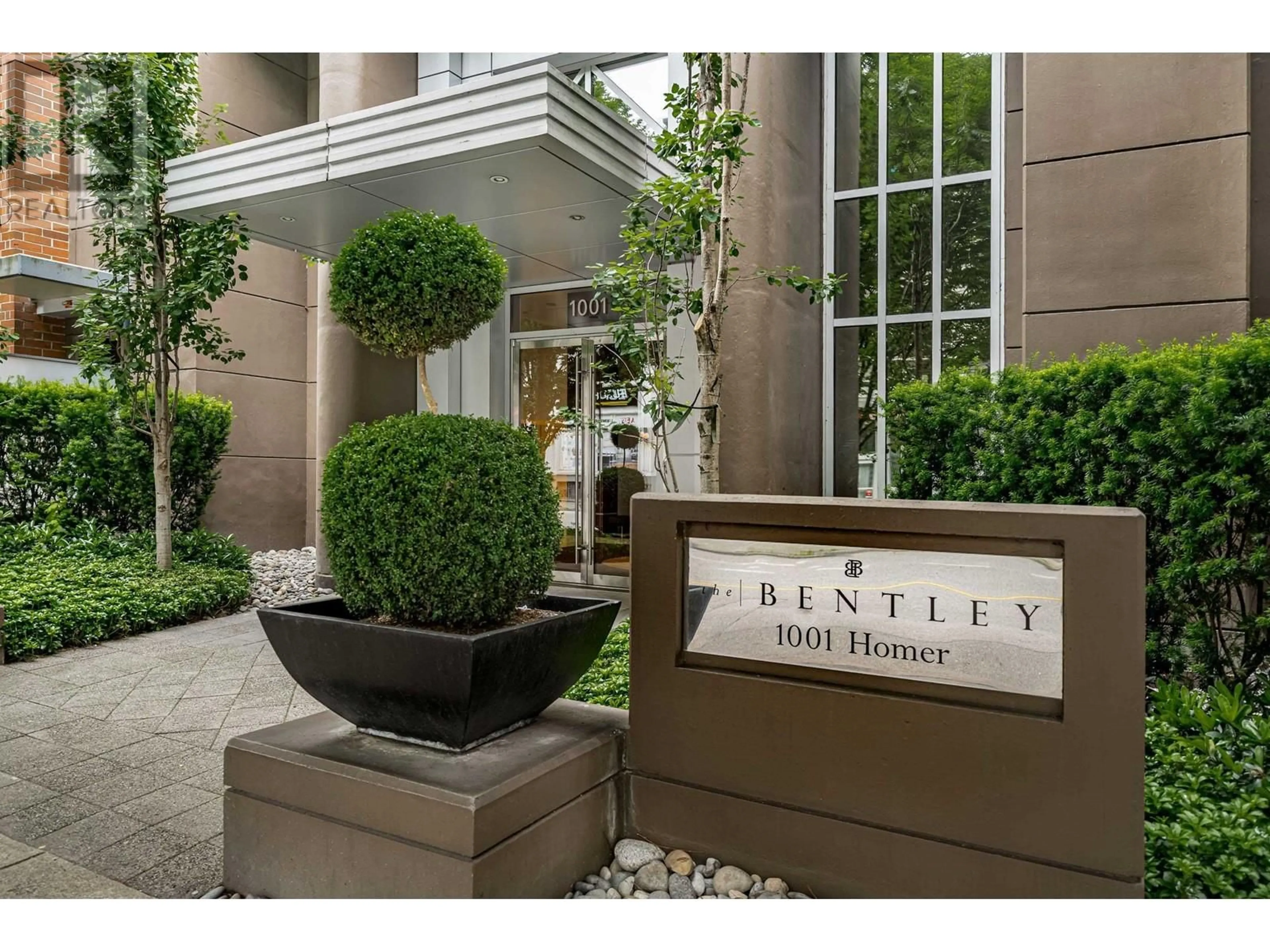 Indoor entryway for 1901 1001 HOMER STREET, Vancouver British Columbia V6B1M9