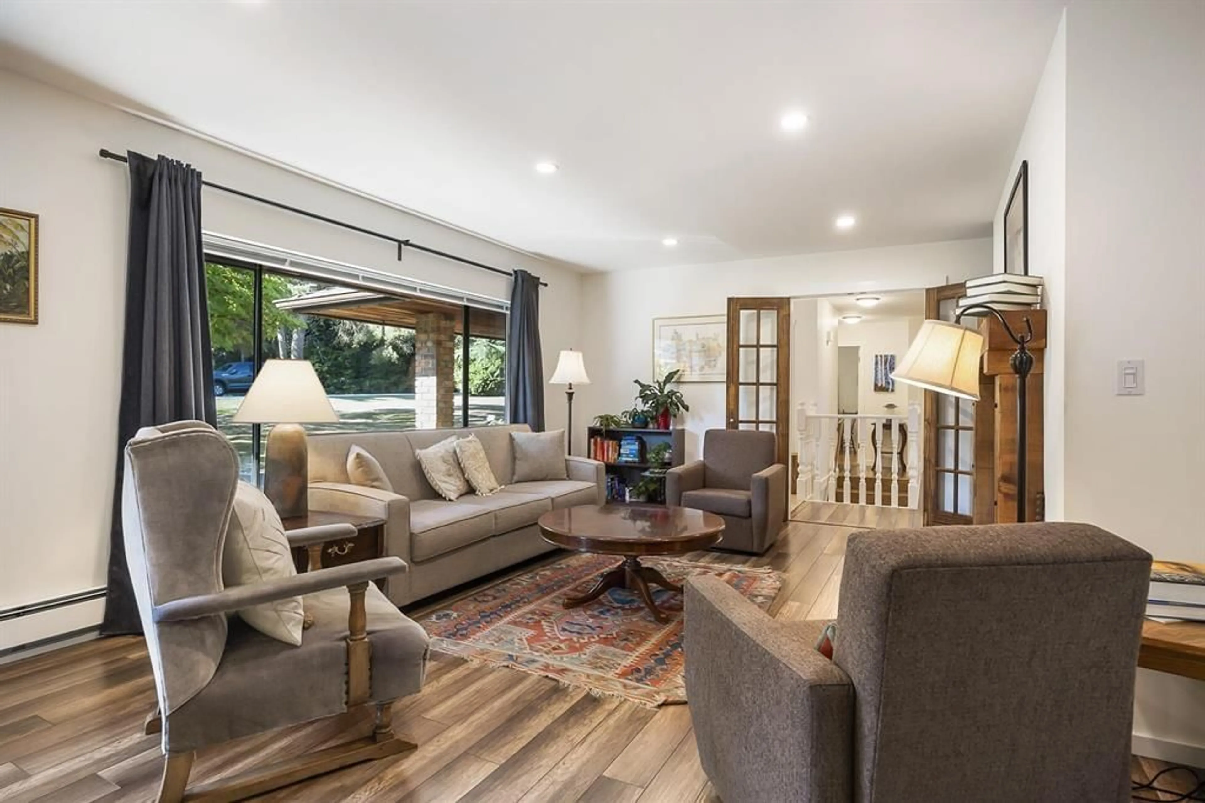 Living room, wood floors for 17289 HILLVIEW PLACE, Surrey British Columbia V3Z0C3