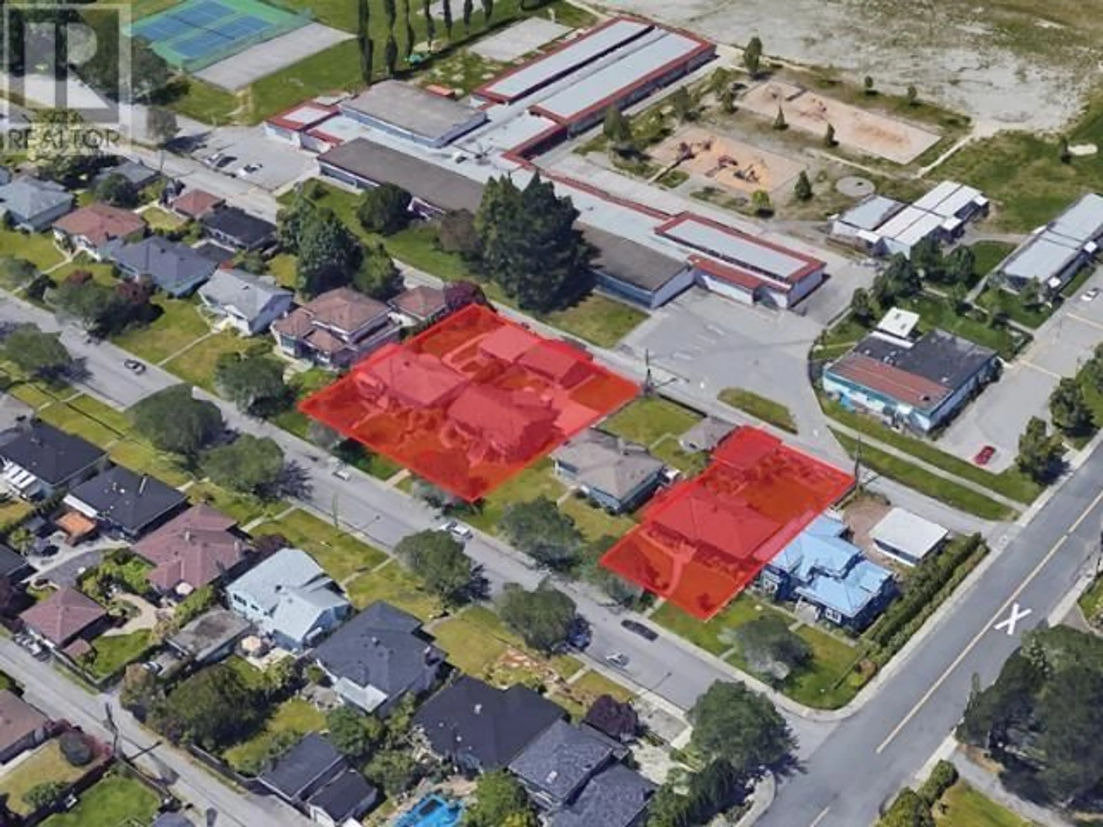 A pic from outside/outdoor area/front of a property/back of a property/a pic from drone, street for 4871 SOUTHLAWN DRIVE, Burnaby British Columbia V5C3S7