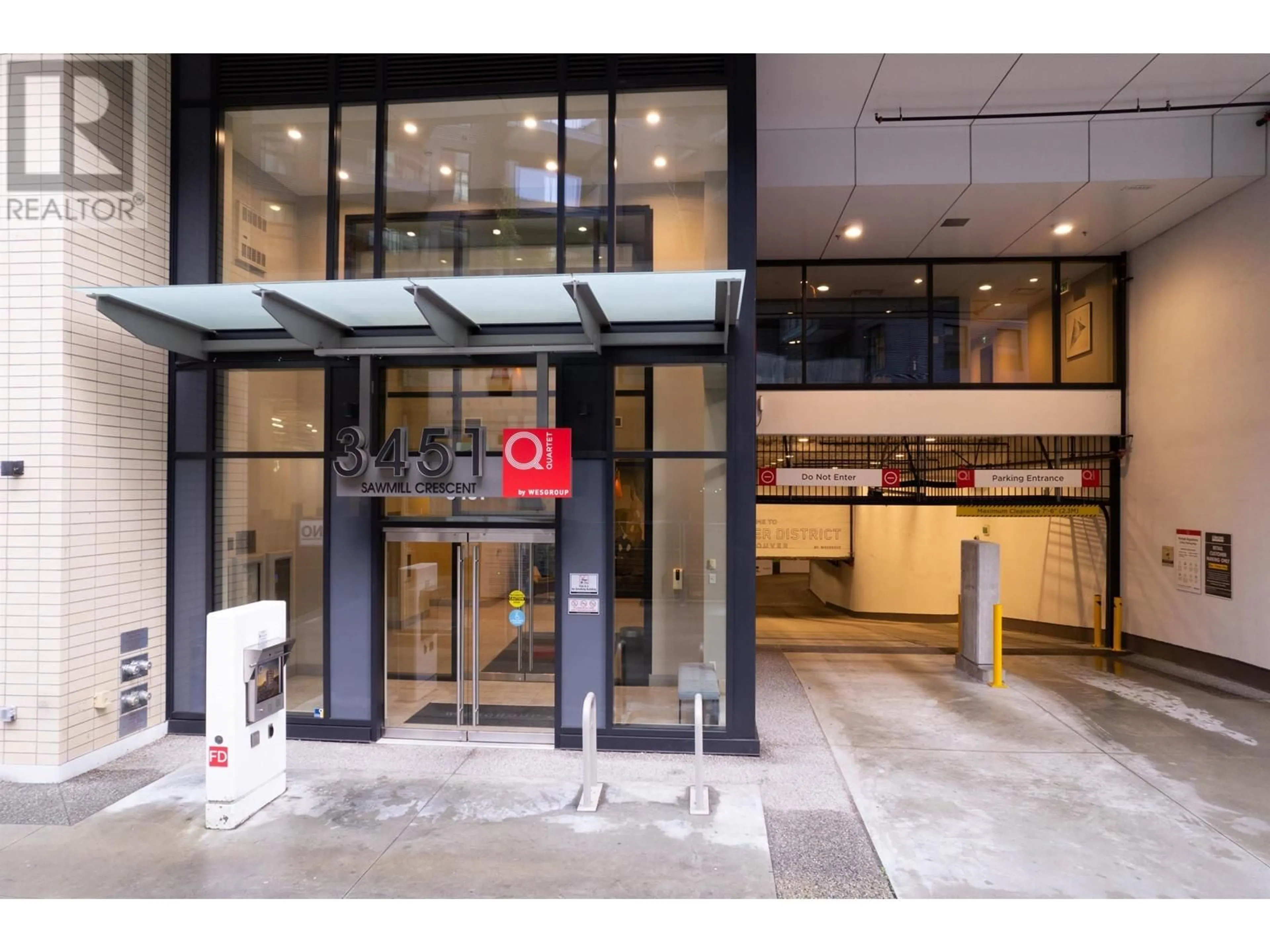 Indoor foyer for 702 3451 SAWMILL CRESCENT, Vancouver British Columbia V5S0H3