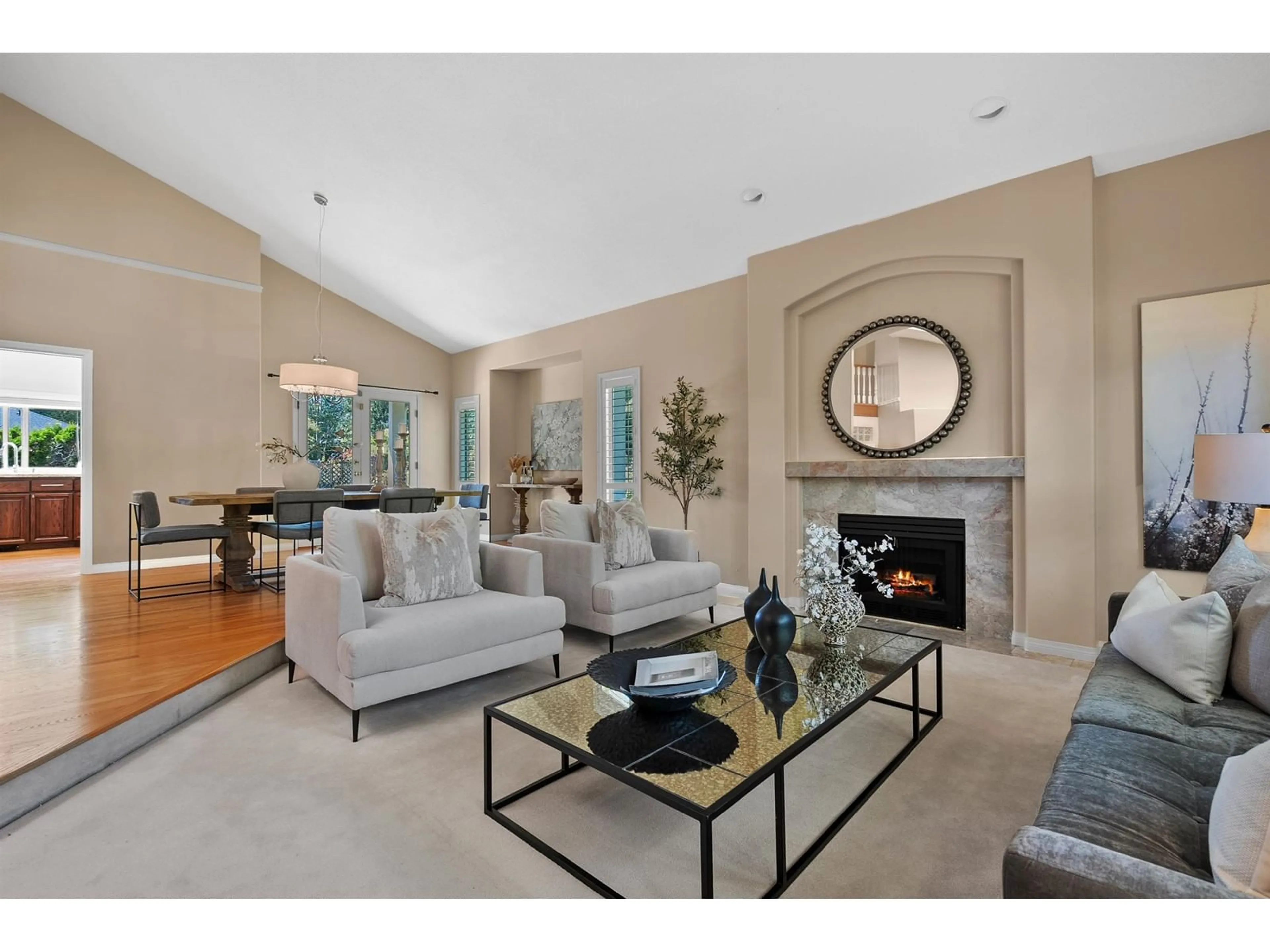 Living room, wood floors for 14035 29A AVENUE, Surrey British Columbia V4P2J8