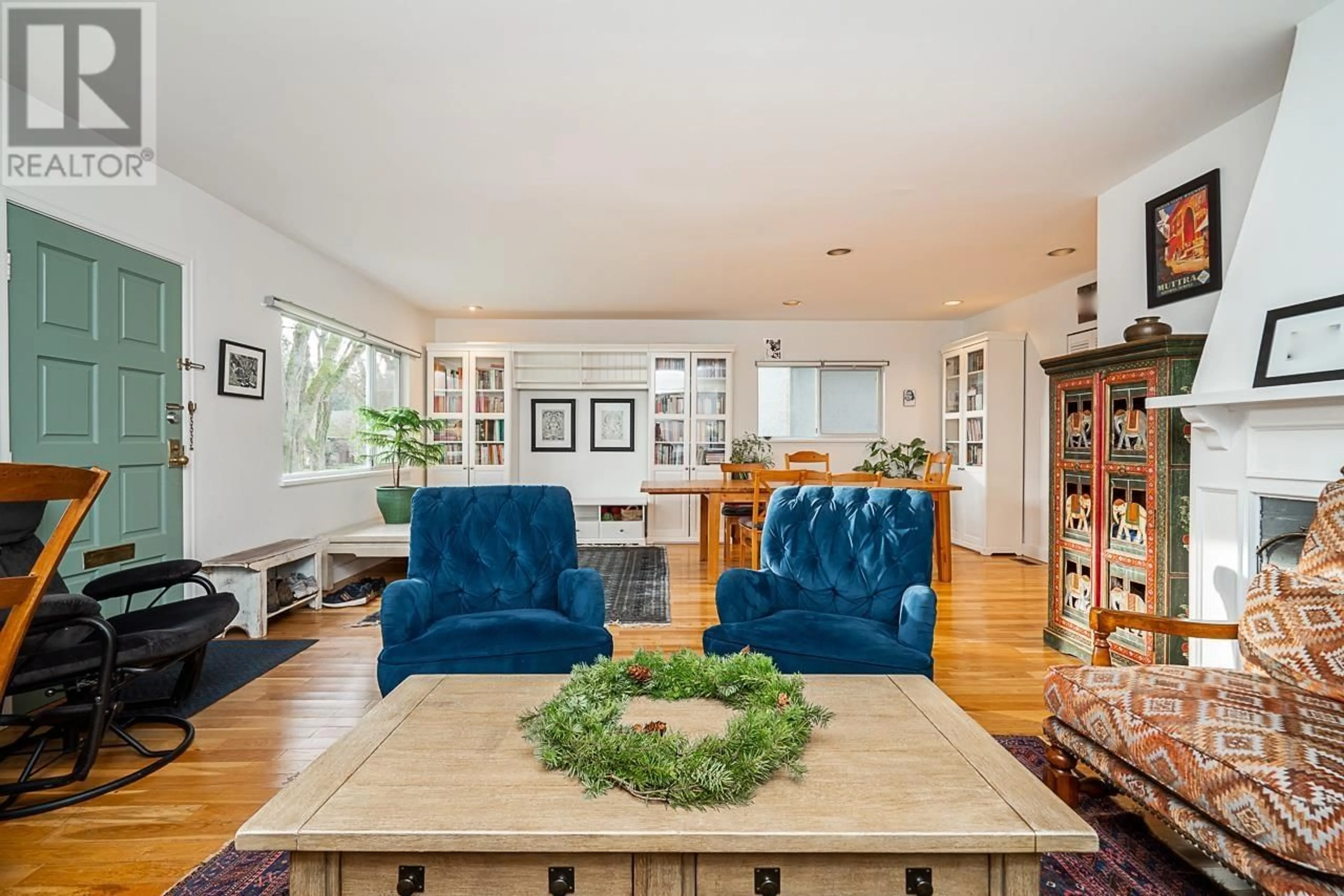 Living room, wood floors for 4017 W 32ND AVENUE, Vancouver British Columbia V6S1Z5