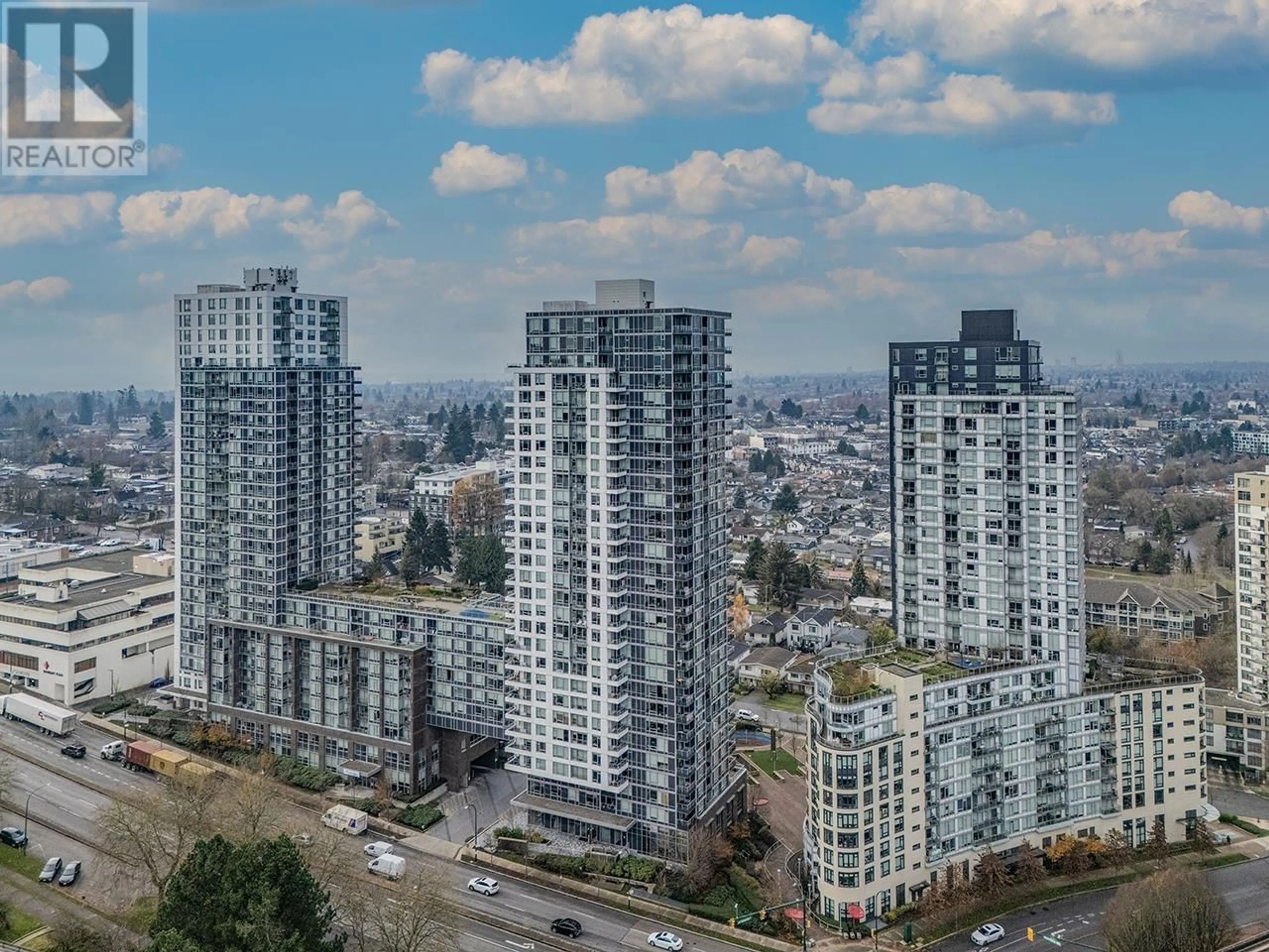 A pic from exterior of the house or condo, the view of city buildings for 651 5515 BOUNDARY ROAD, Vancouver British Columbia V5R0E3