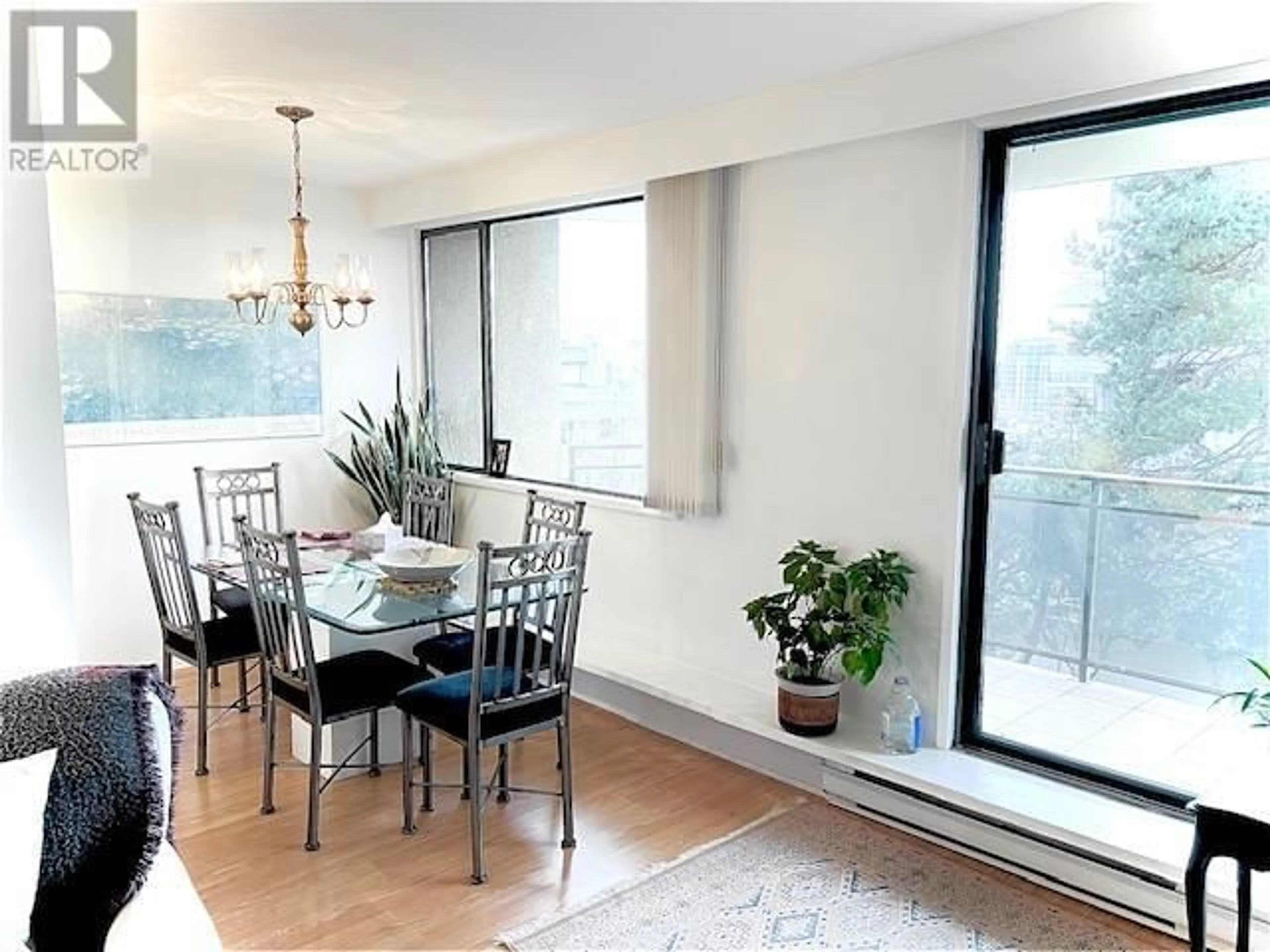 Dining room, wood floors for 303 444 LONSDALE AVENUE, North Vancouver British Columbia V7M3H5