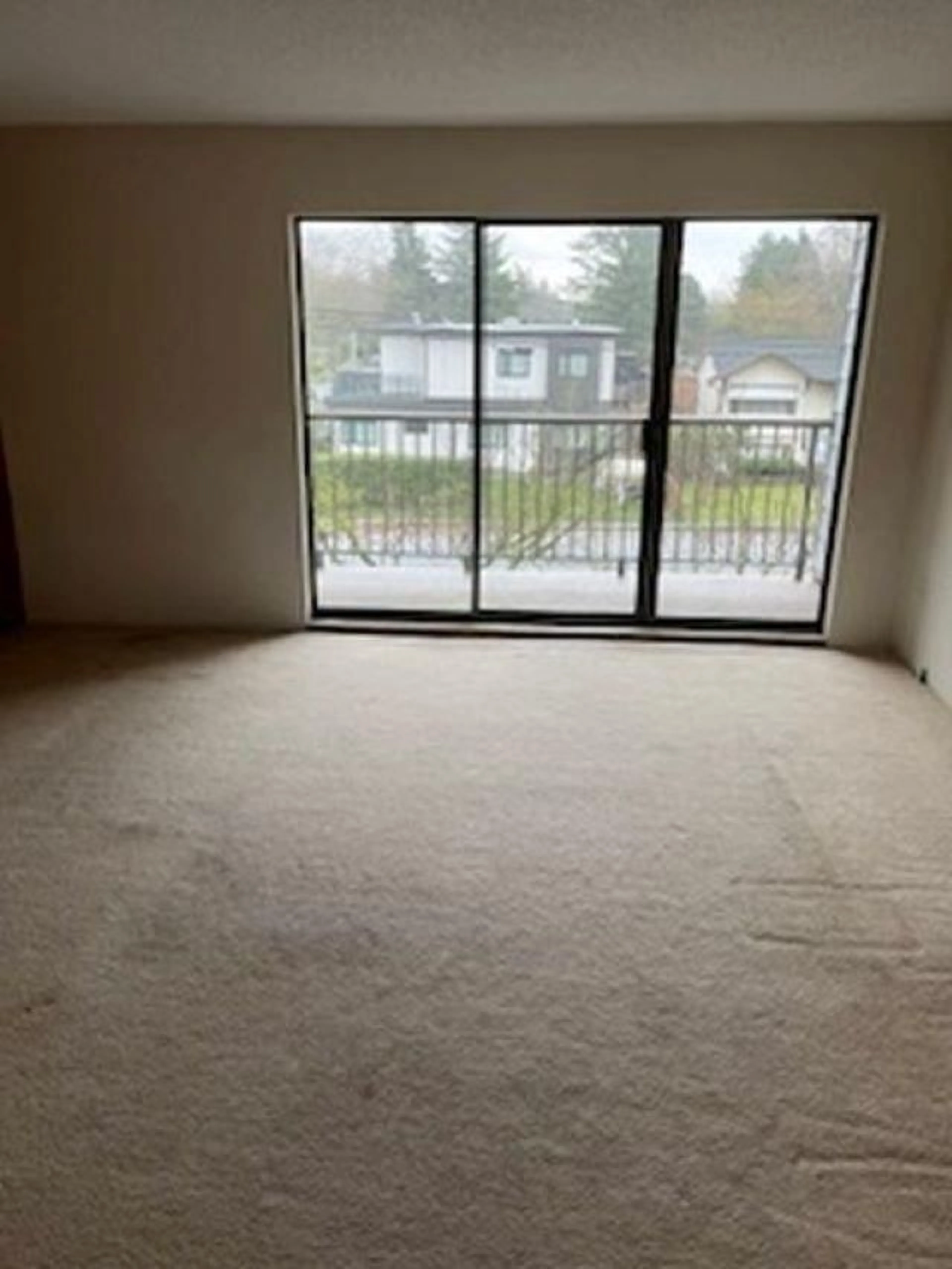 A pic of a room, not visible floor for 203 7473 140 STREET, Surrey British Columbia V3W6G5