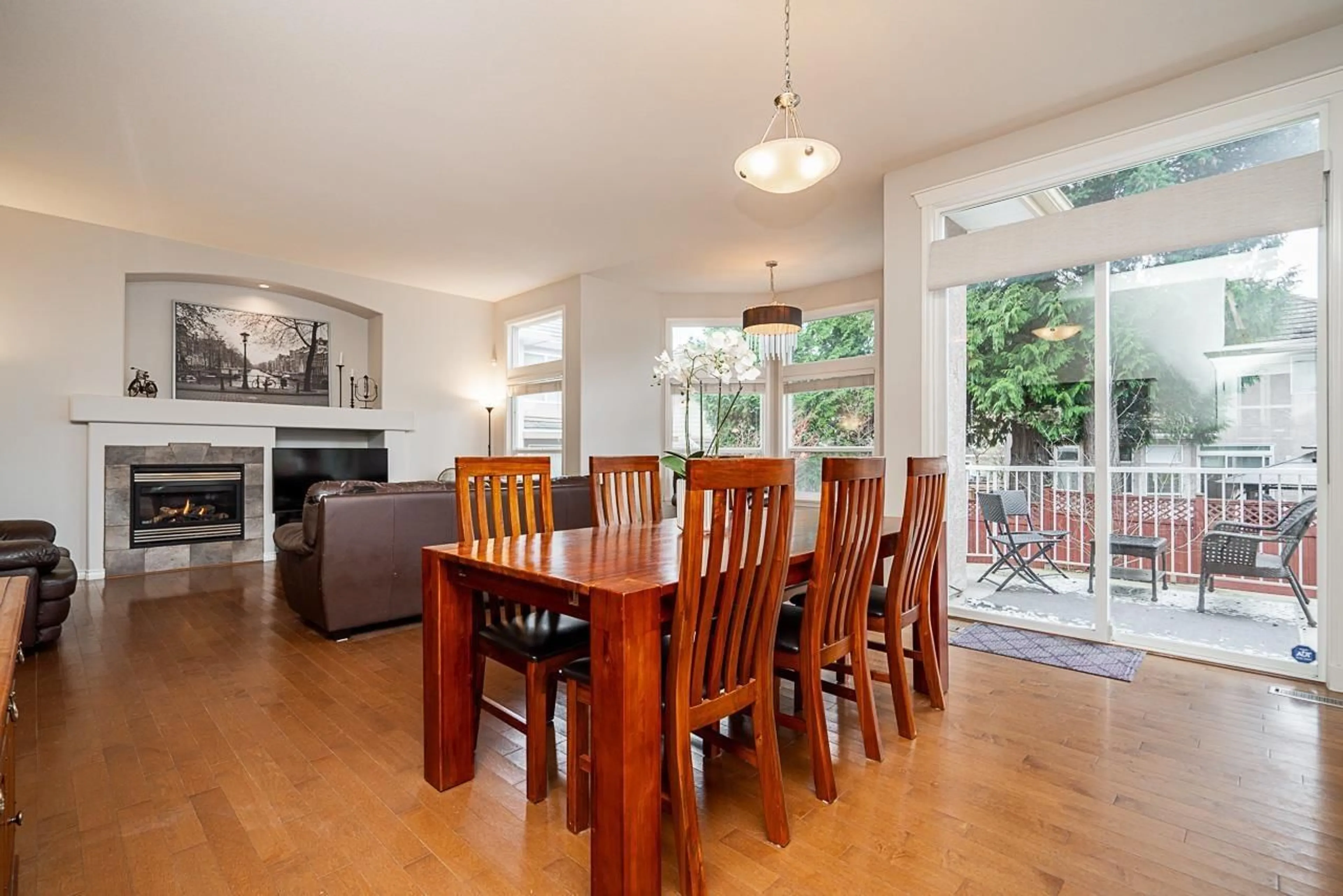 Dining room, wood floors, cottage for 3488 150 STREET, Surrey British Columbia V3Z0T5