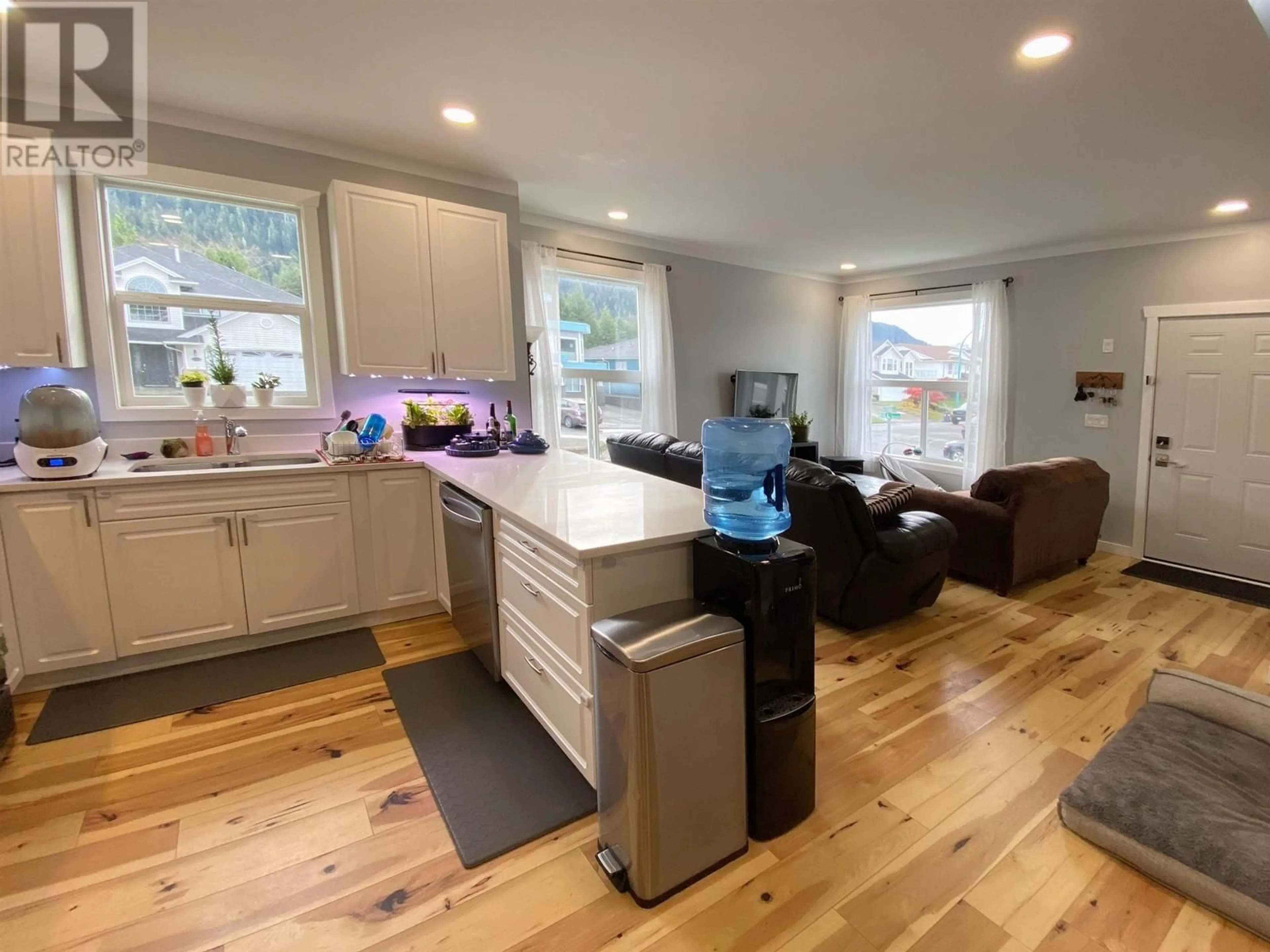 Open concept kitchen for 106 BILL ROAD, Prince Rupert British Columbia V8J4S4