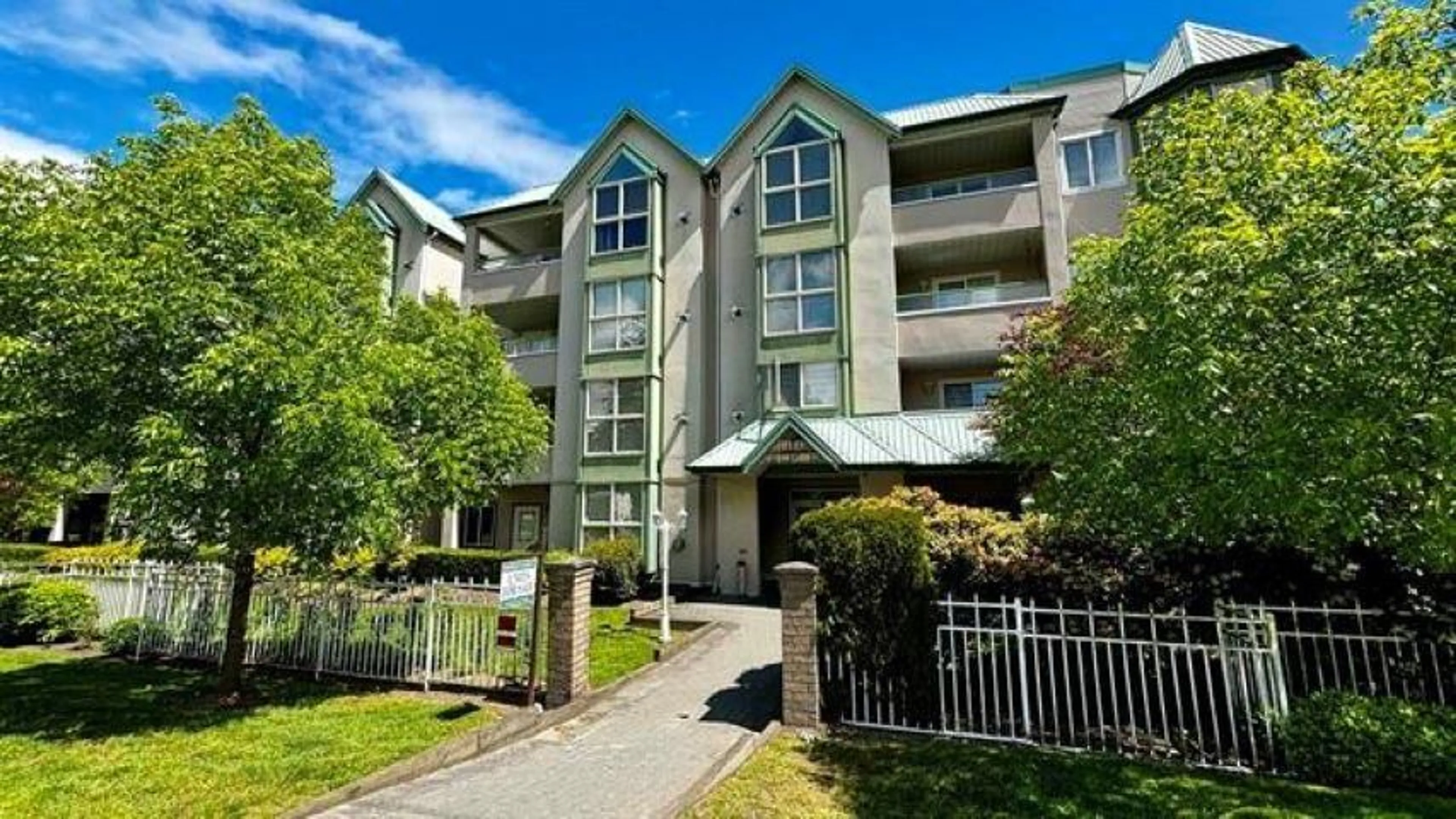 A pic from exterior of the house or condo, the front or back of building for 209 10128 132 STREET, Surrey British Columbia V3T3T5