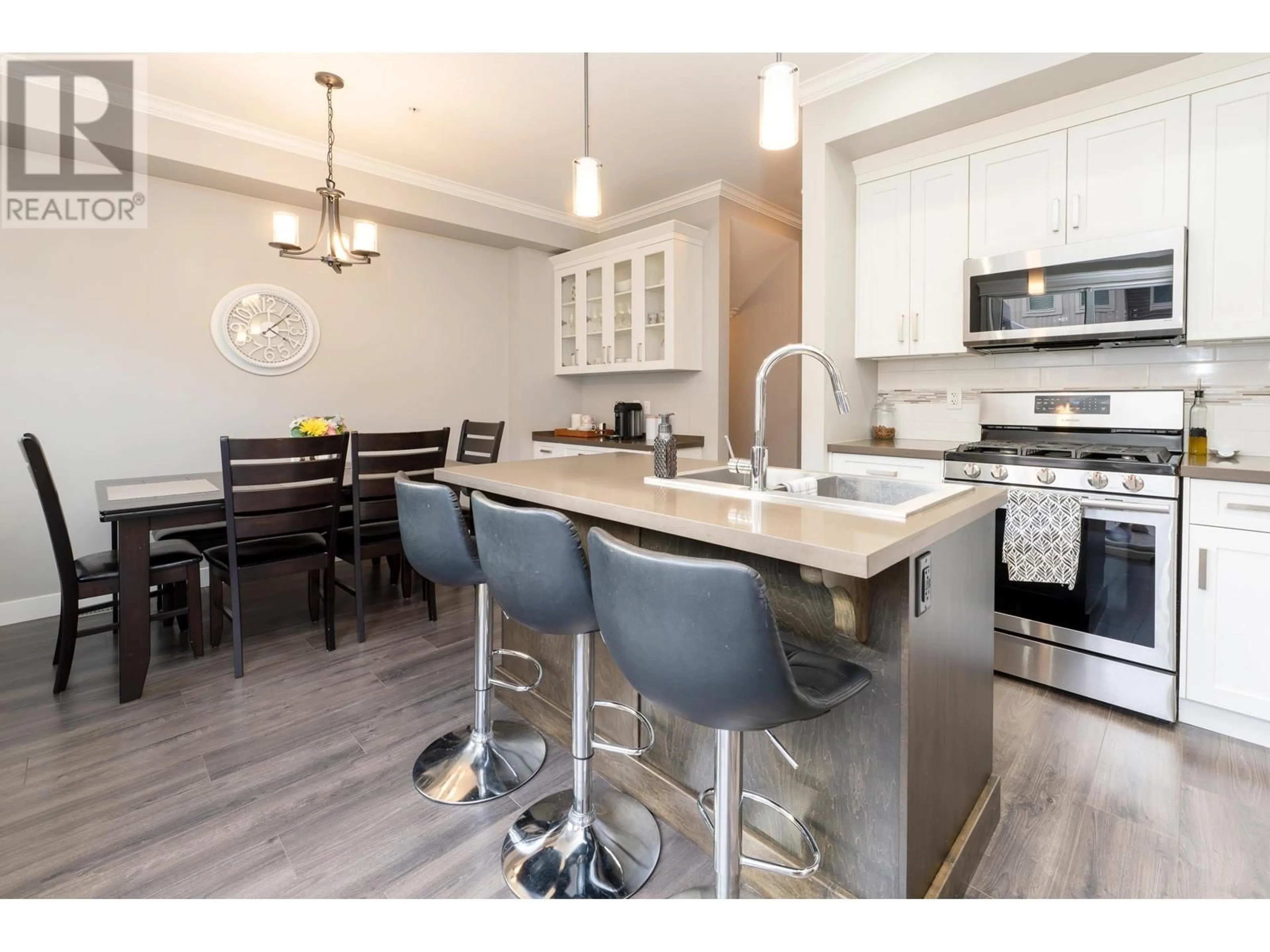 Open concept kitchen for 25 10480 248 STREET, Maple Ridge British Columbia V2W0J4