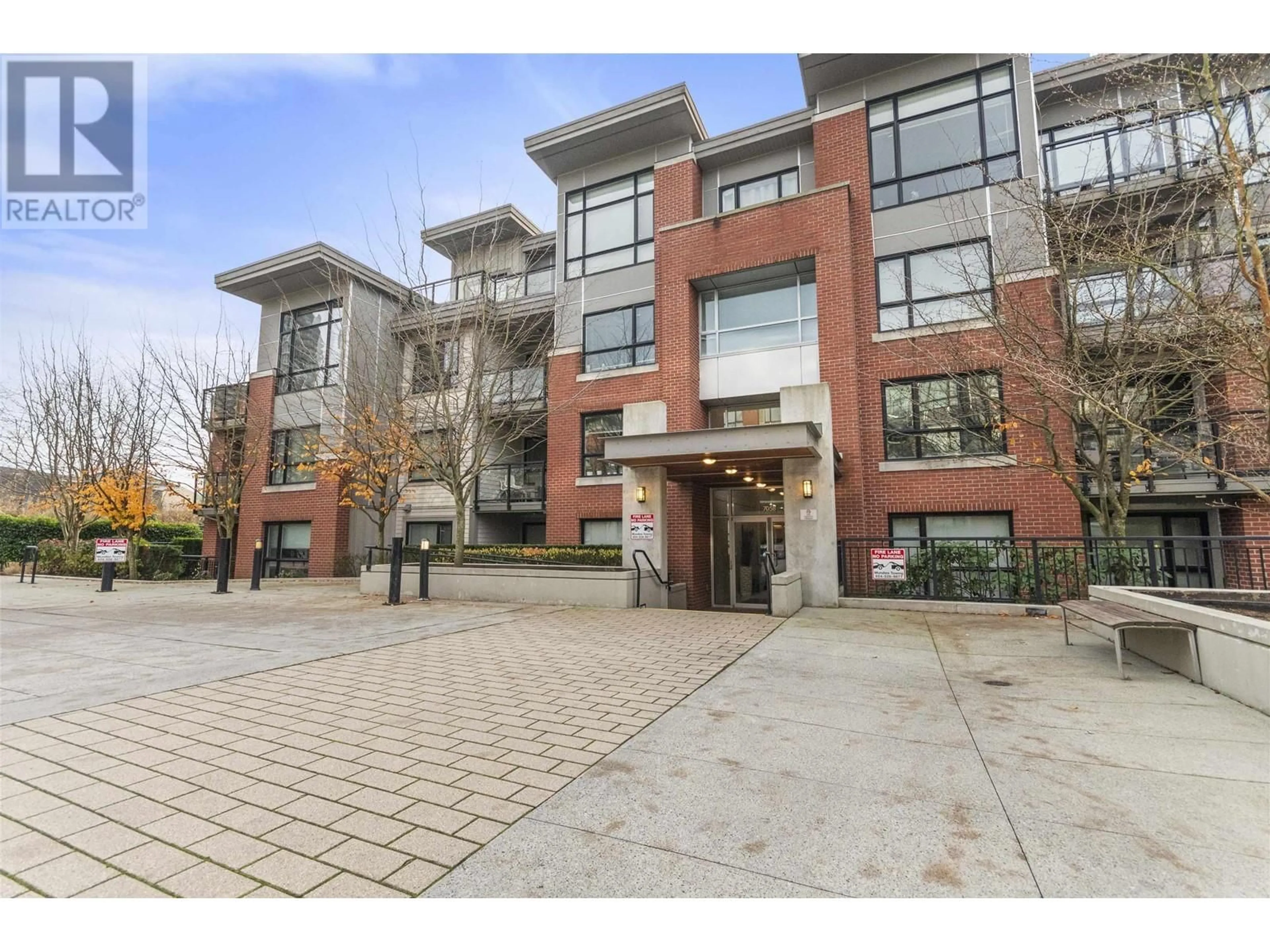 A pic from exterior of the house or condo, the front or back of building for 323 7058 14TH AVENUE, Burnaby British Columbia V3N0E6