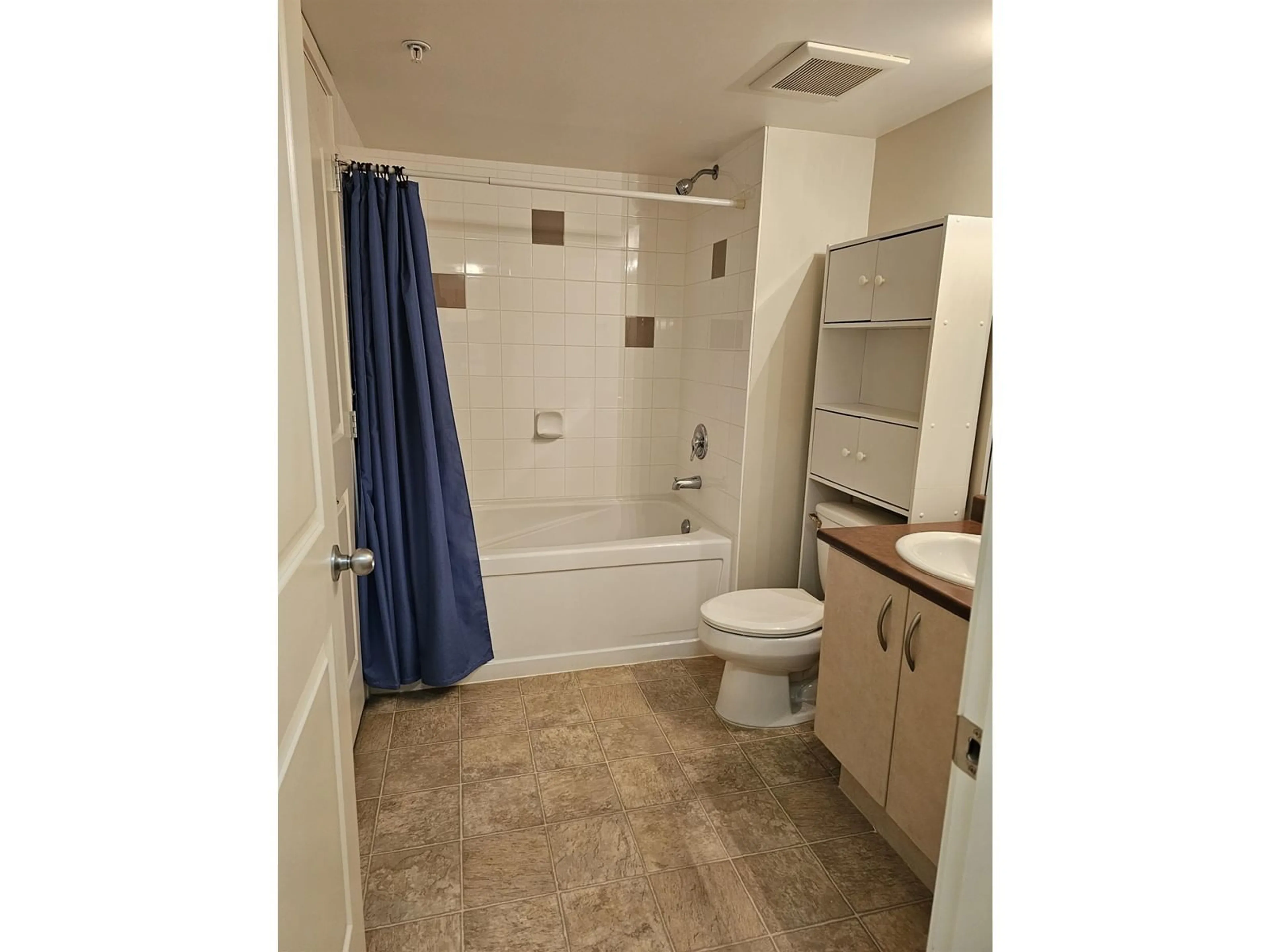 Standard bathroom, ceramic/tile floor for 244 27358 32 AVENUE, Langley British Columbia V4W3M5