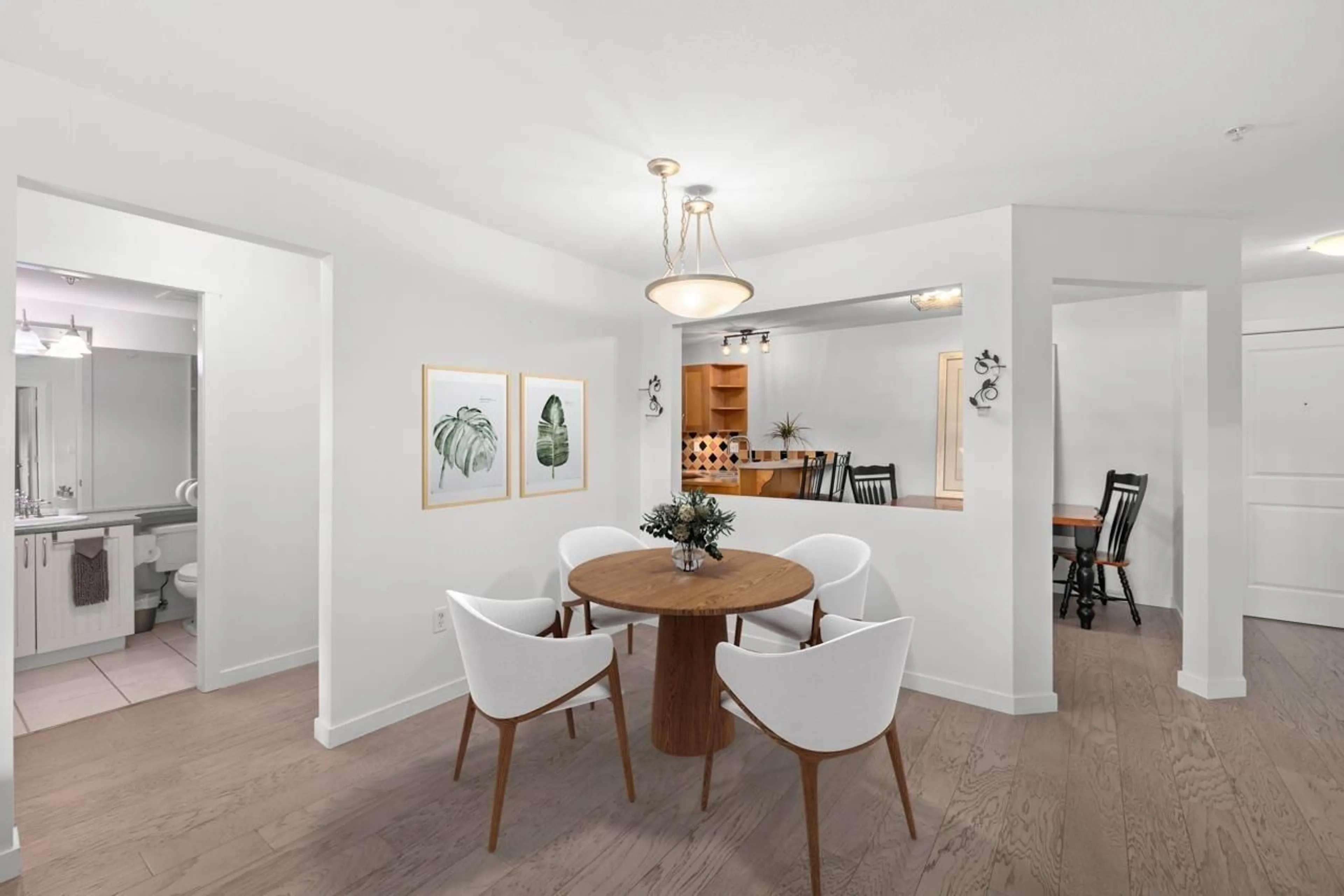Parking for 211 - 15621 MARINE, White Rock British Columbia V4B1E1