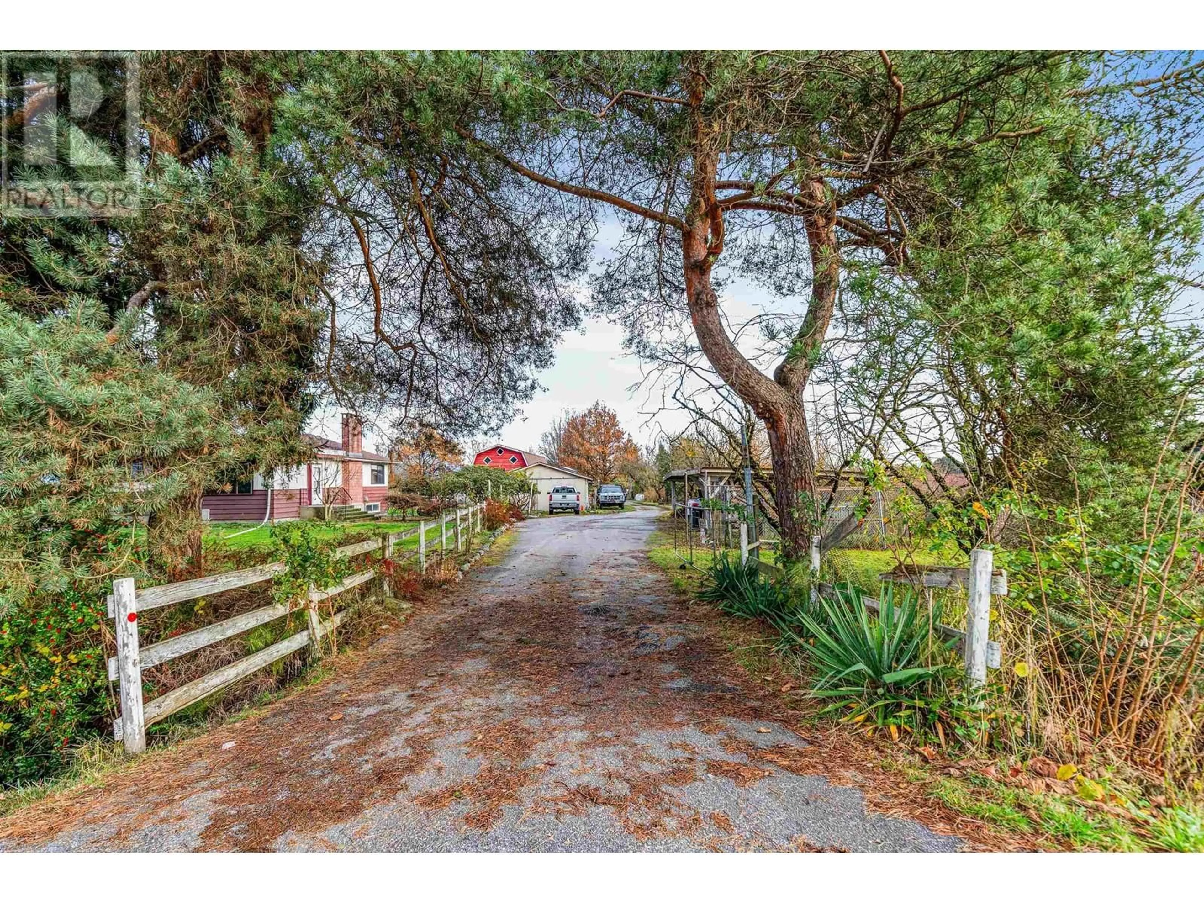 Indoor foyer for 13448 REICHENBACH ROAD, Pitt Meadows British Columbia V3Y1Z1