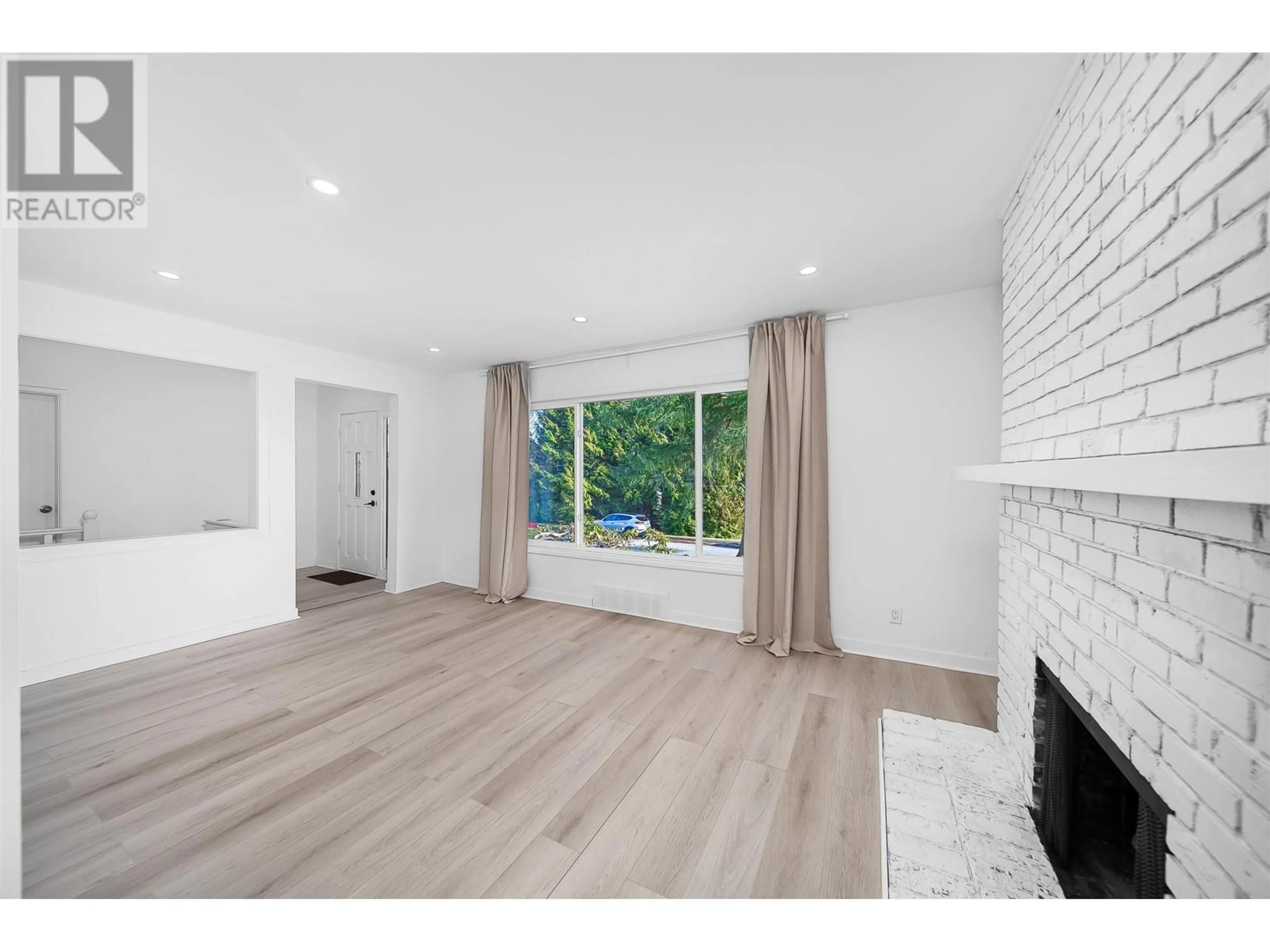 A pic of a room, wood floors for 860 WHITCHURCH STREET, North Vancouver British Columbia V7L2A4