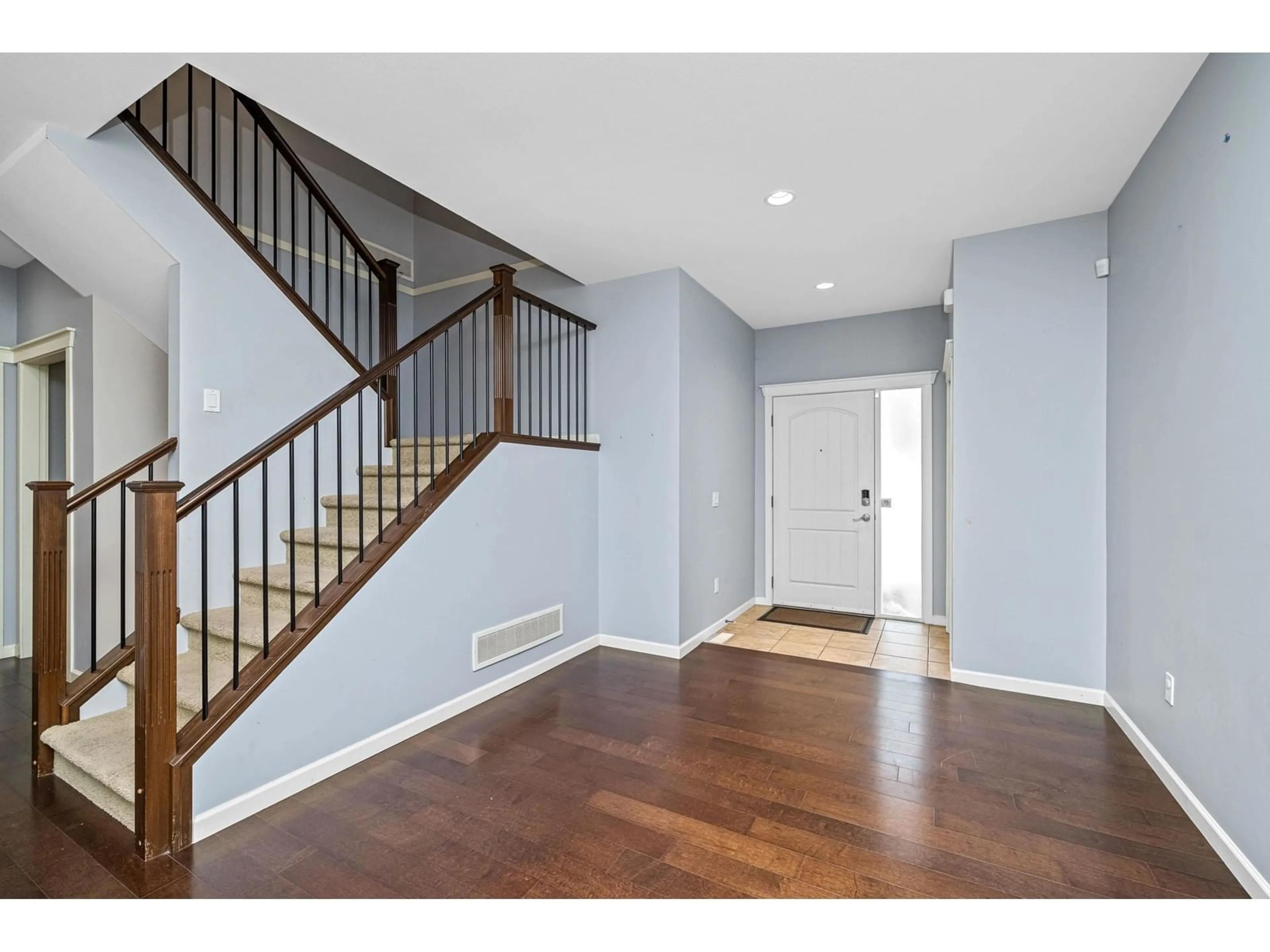 Indoor entryway, wood floors for 7876 211B STREET, Langley British Columbia V2Y0H5