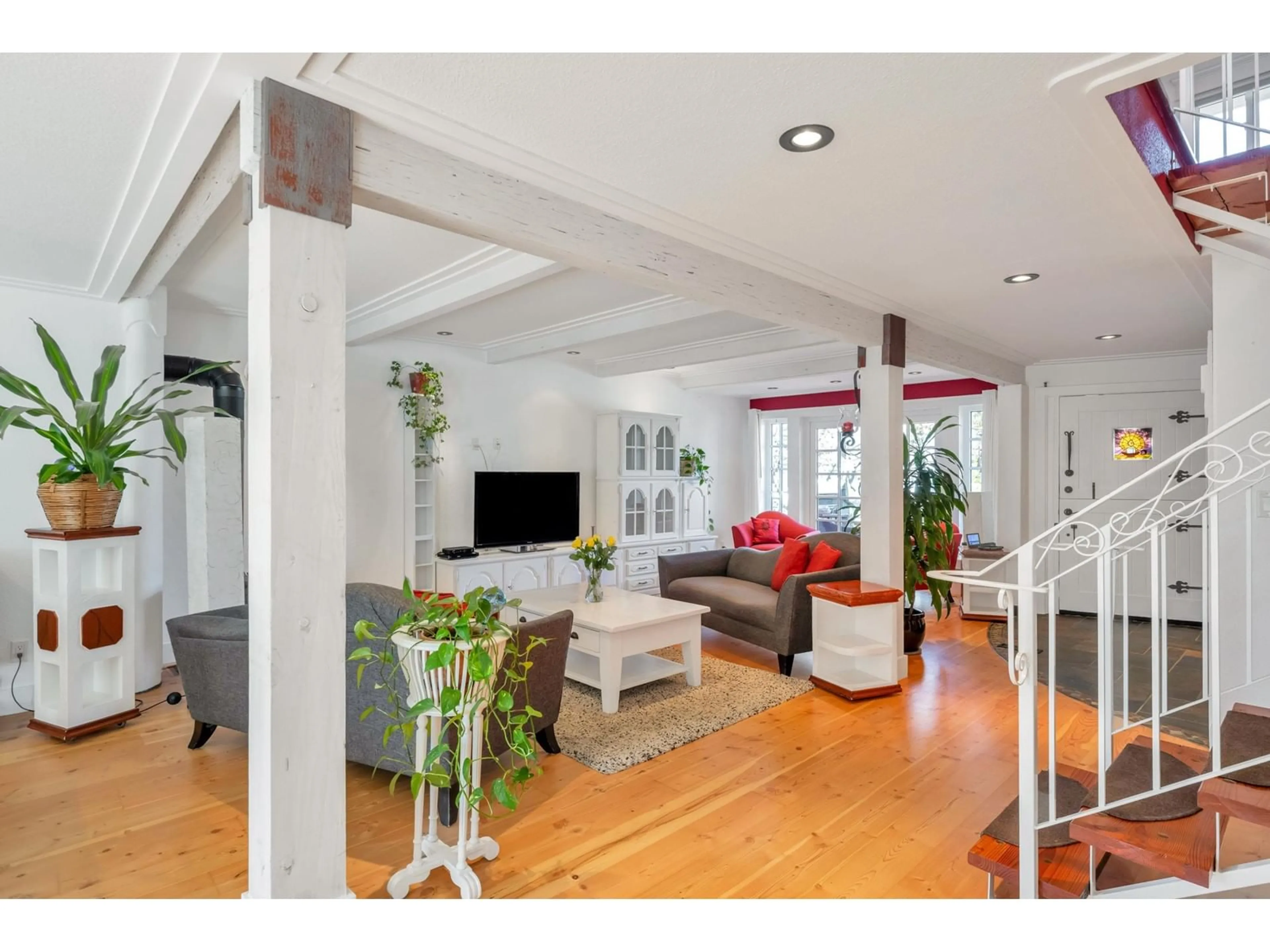 Living room, wood floors for 6576 197 STREET, Langley British Columbia V2Y1A8