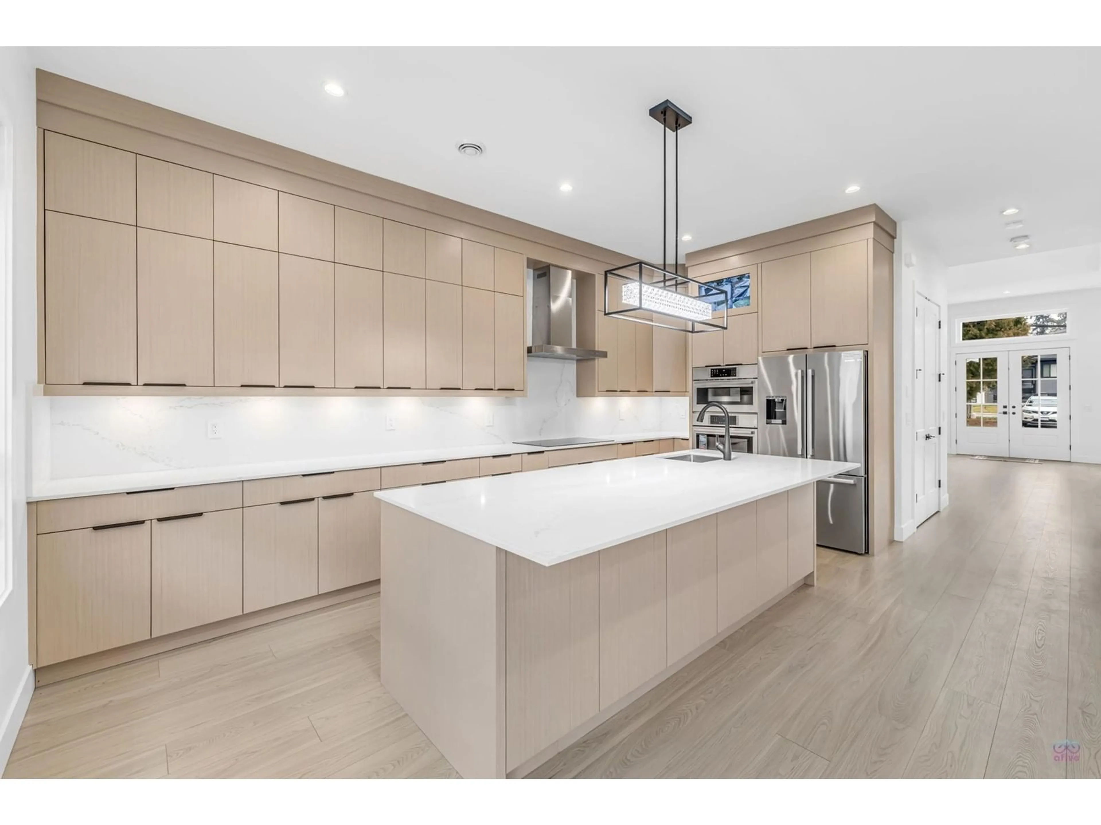 Open concept kitchen, ceramic/tile floor for 5517 184, Surrey British Columbia V3S1E1