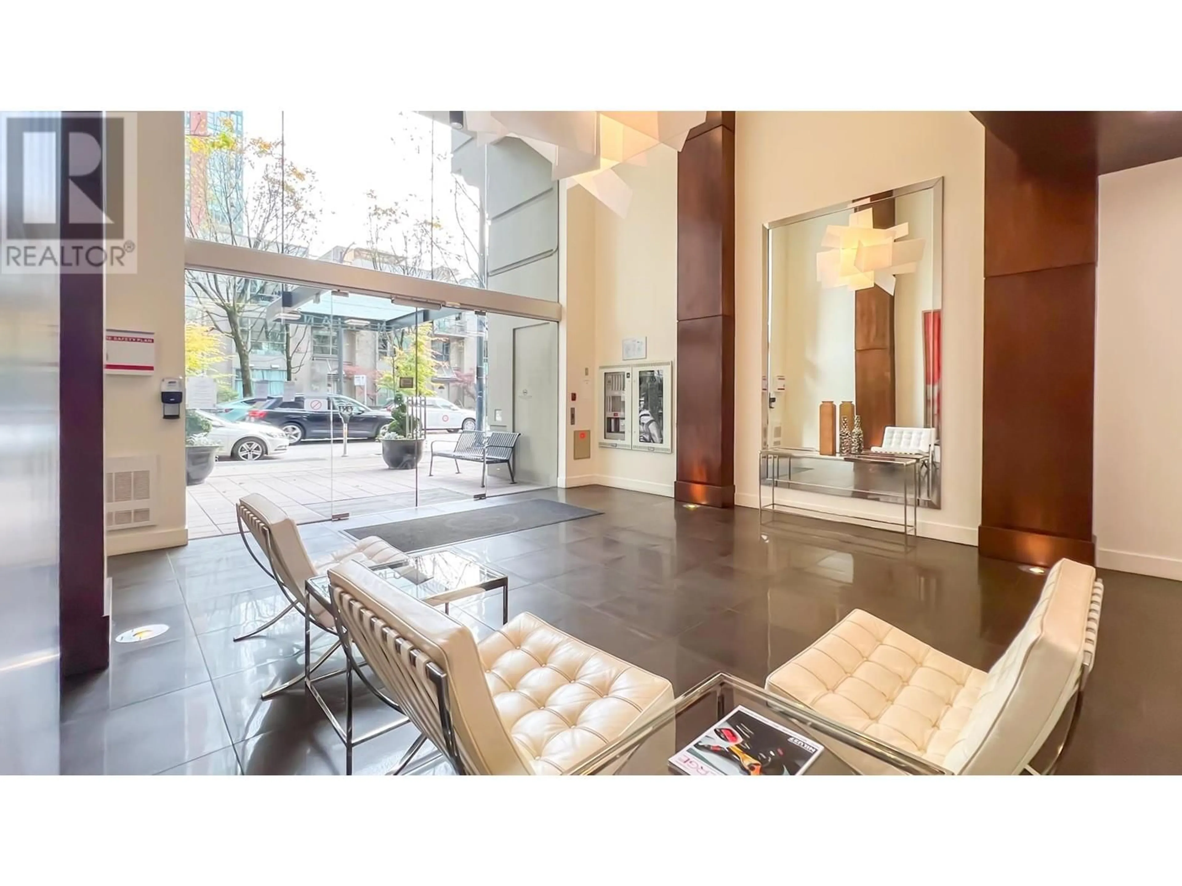 Indoor lobby for 1508 969 RICHARDS STREET, Vancouver British Columbia V6B1A8