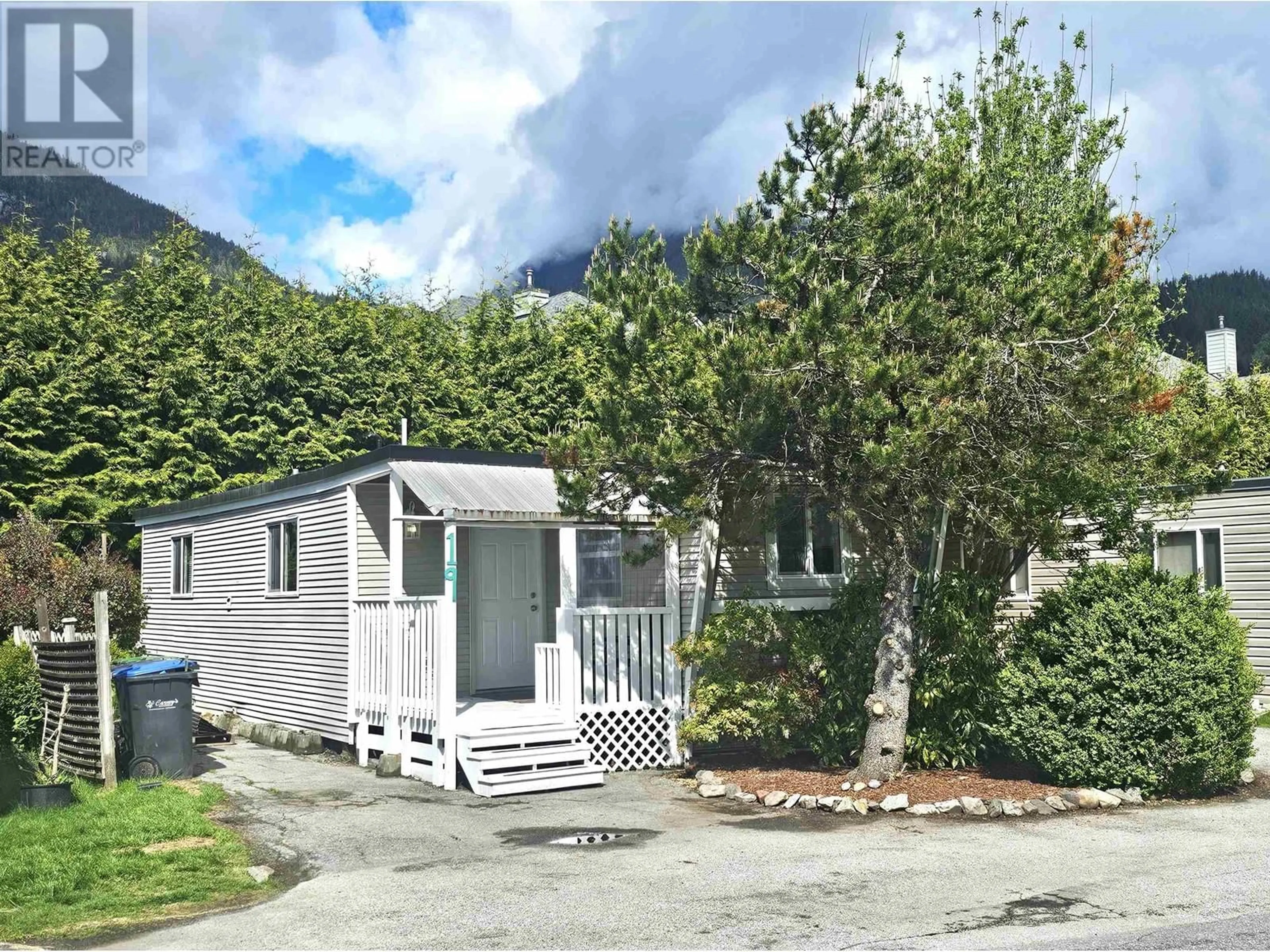 A pic from exterior of the house or condo, cottage for 19 39768 GOVERNMENT ROAD, Squamish British Columbia V8B0G3