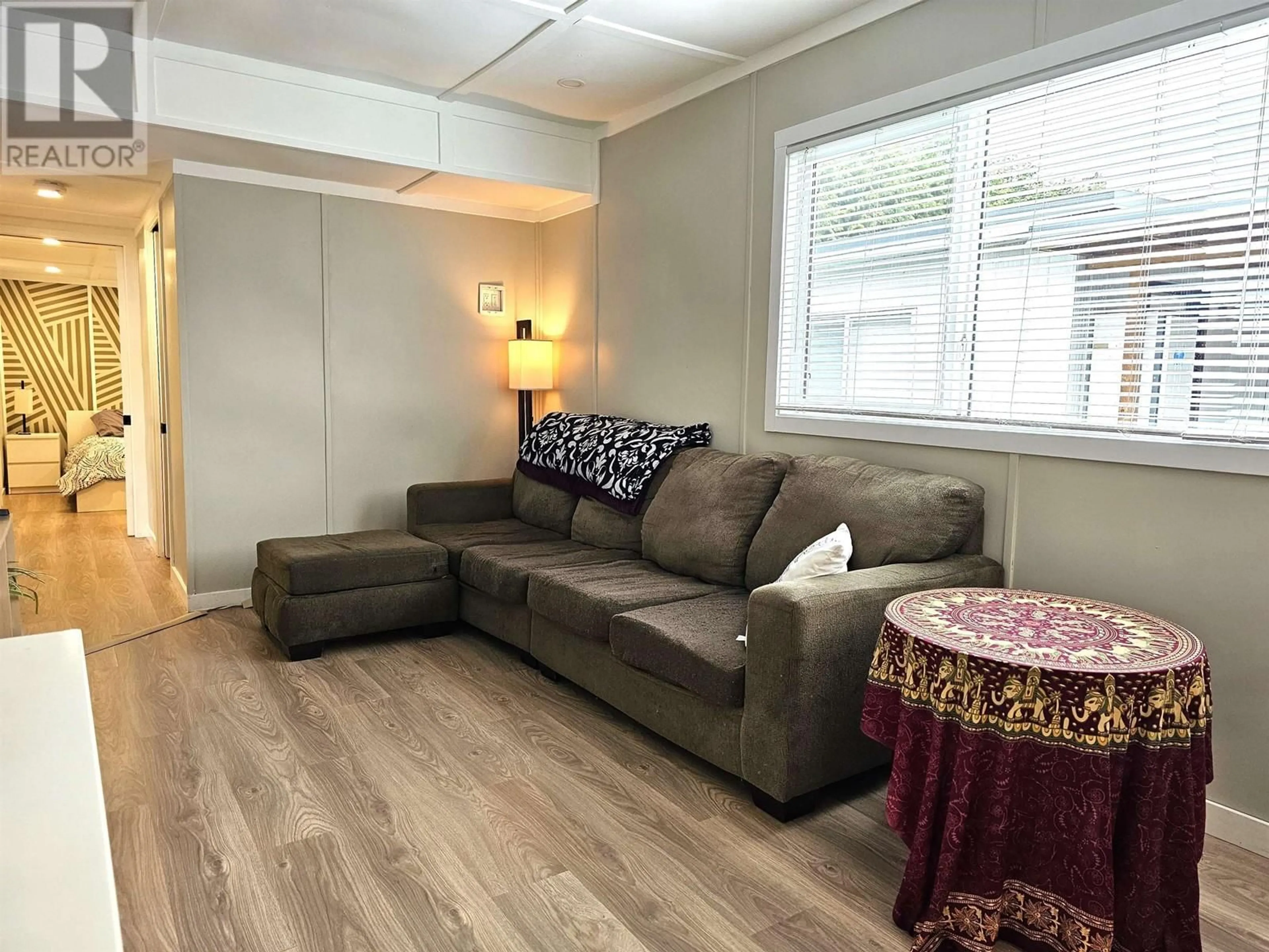 Living room, wood floors for 19 39768 GOVERNMENT ROAD, Squamish British Columbia V8B0G3