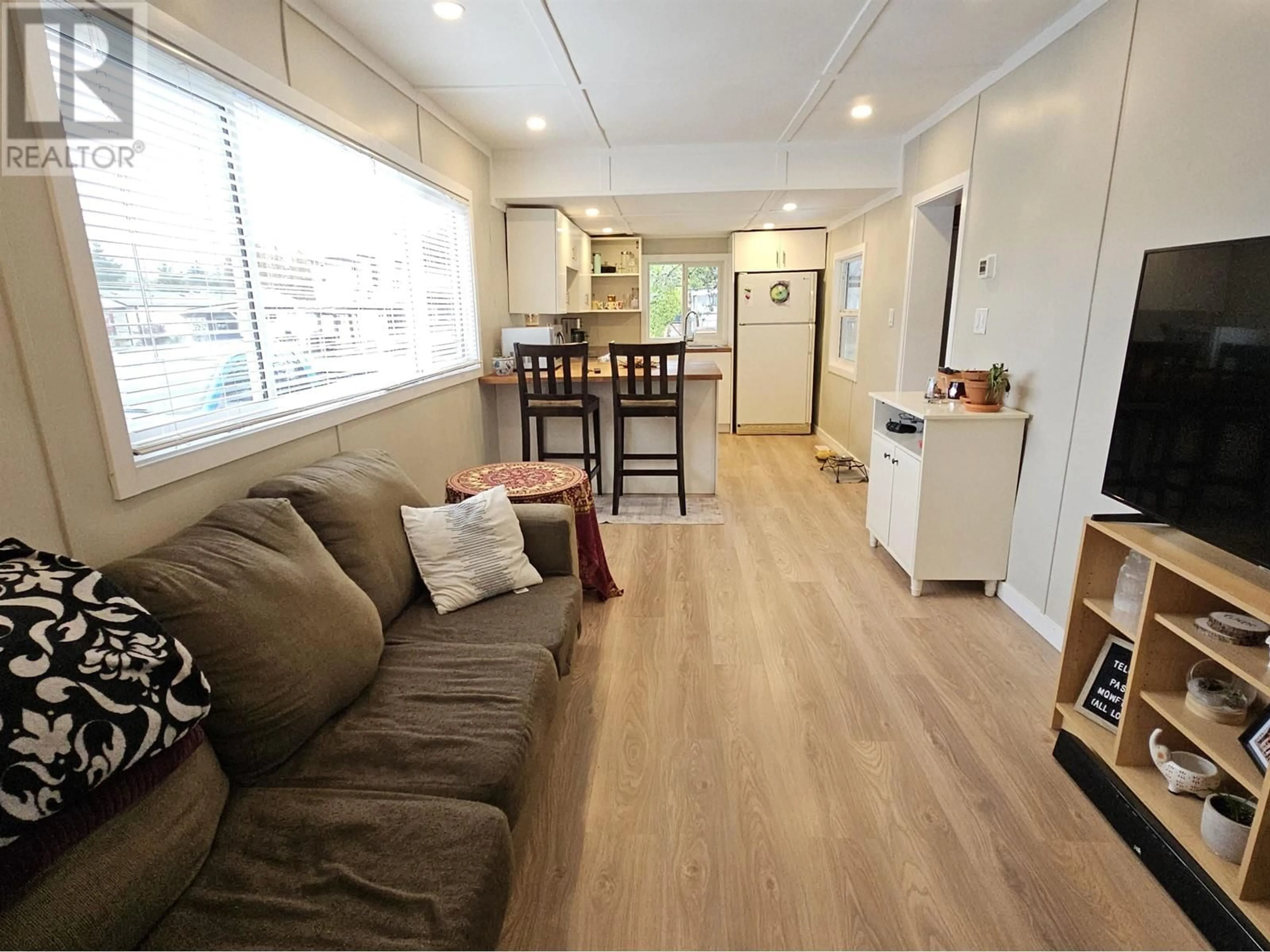 A pic of a room, wood floors for 19 39768 GOVERNMENT ROAD, Squamish British Columbia V8B0G3