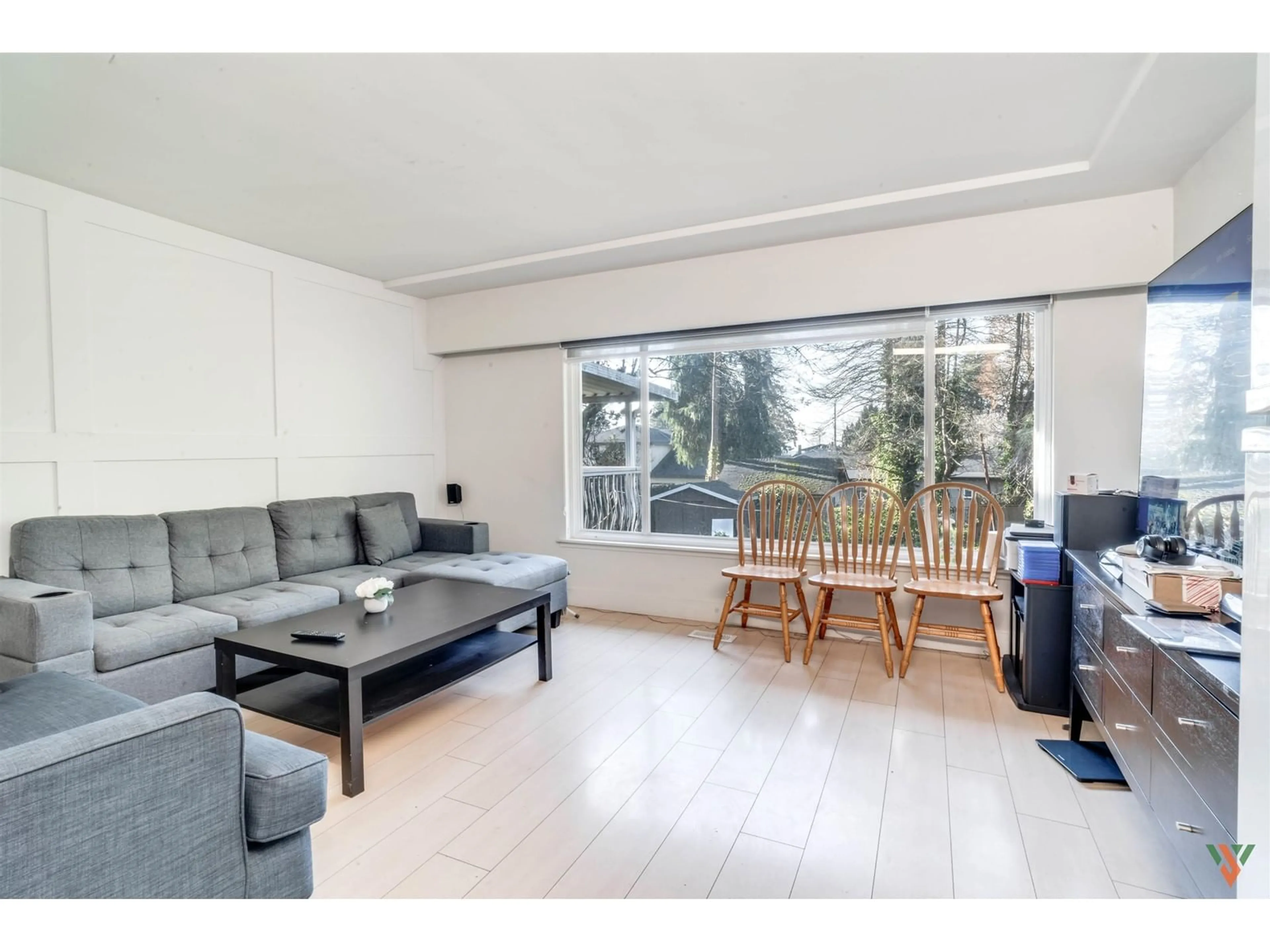 Living room, wood floors for 10317 127 STREET, Surrey British Columbia V3V5K1