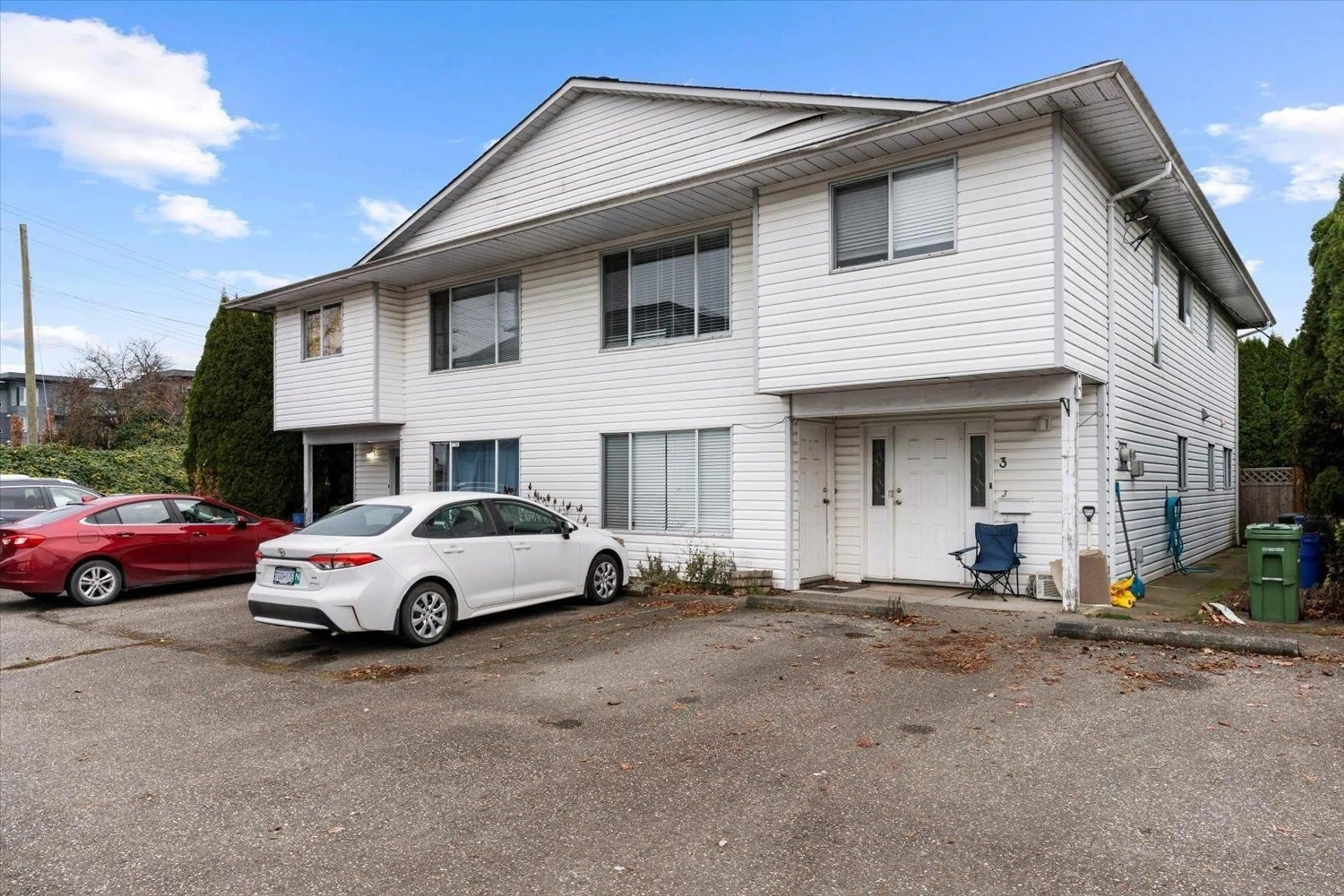 A pic from exterior of the house or condo, the front or back of building for 3 45741 BRITTON AVENUE, Chilliwack British Columbia V2R3T6