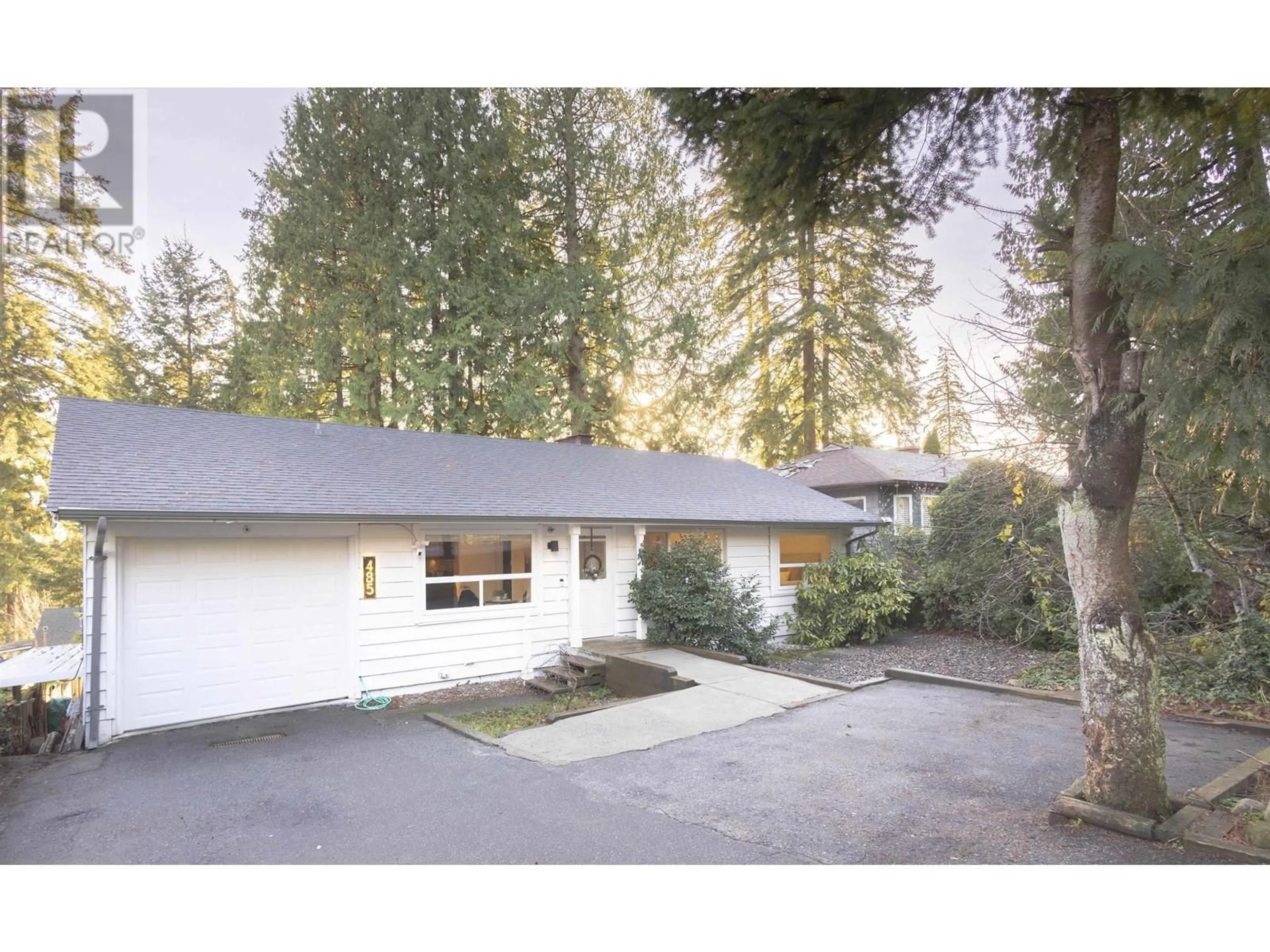 Frontside or backside of a home, cottage for 485 E 29TH STREET, North Vancouver British Columbia V7N1E2