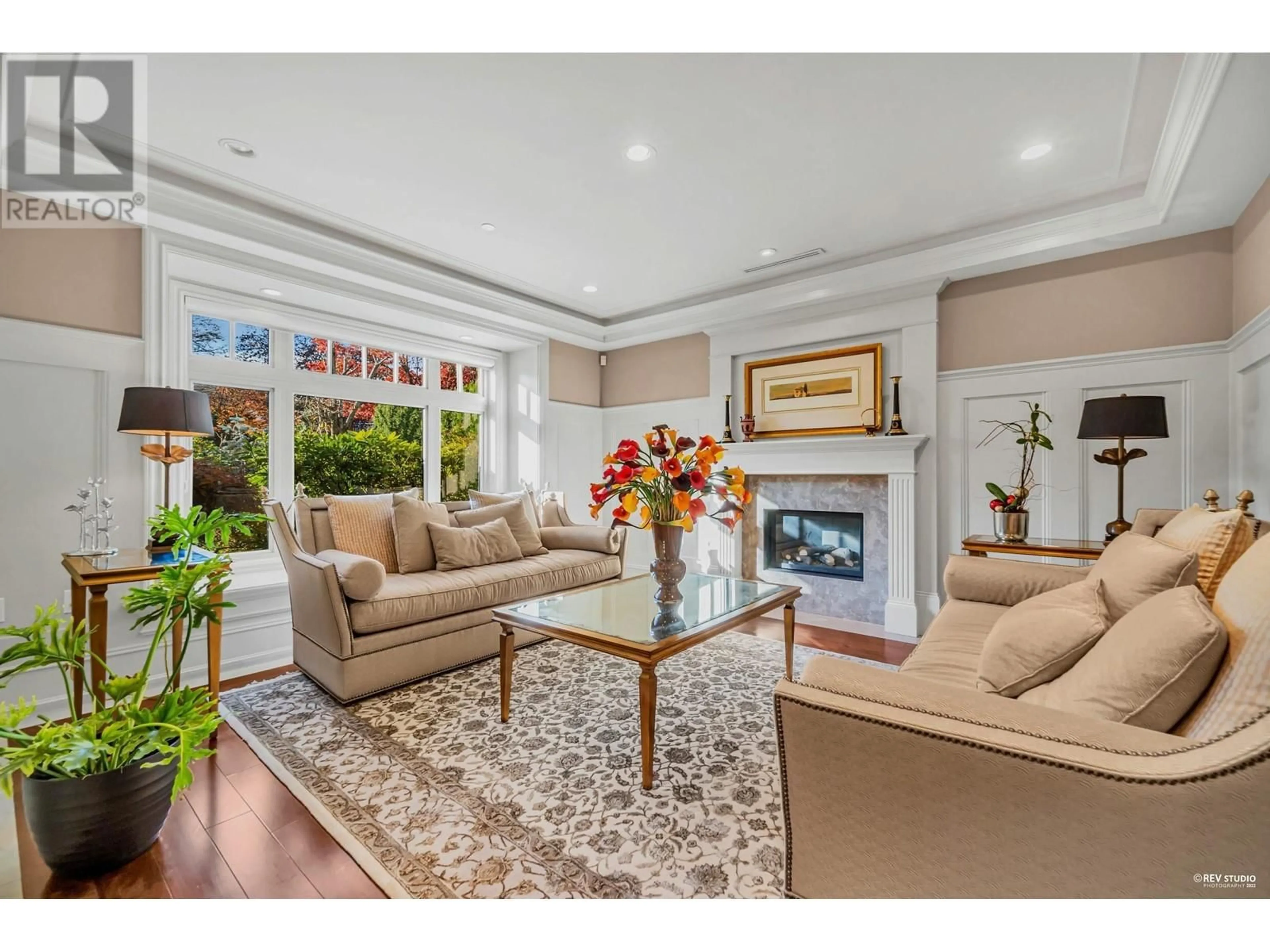 Living room, wood floors for 1257 W 32 AVENUE, Vancouver British Columbia V6H2J1