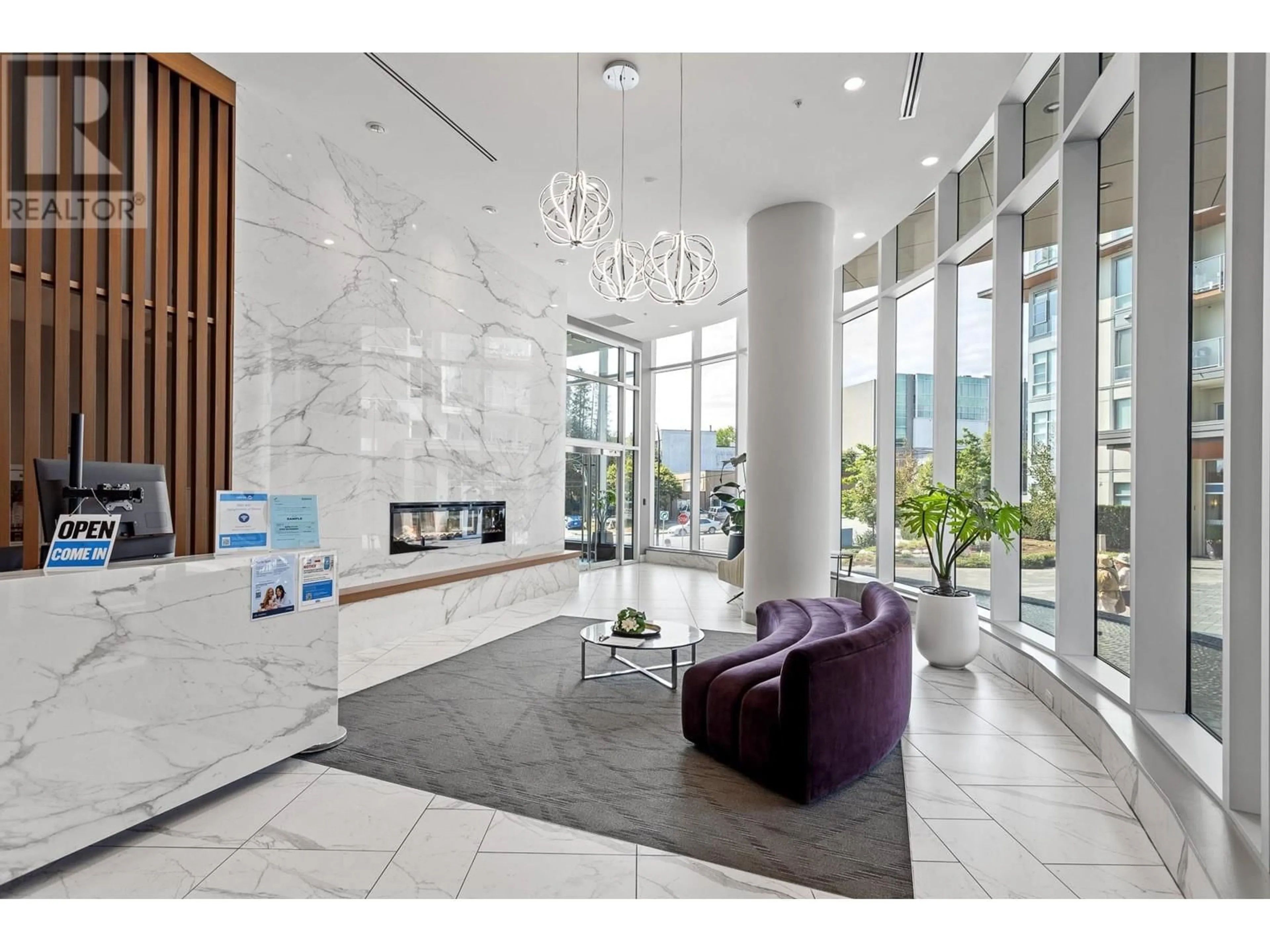 Indoor lobby, ceramic floors for 2103 1788 GILMORE AVENUE, Burnaby British Columbia V5C0L5