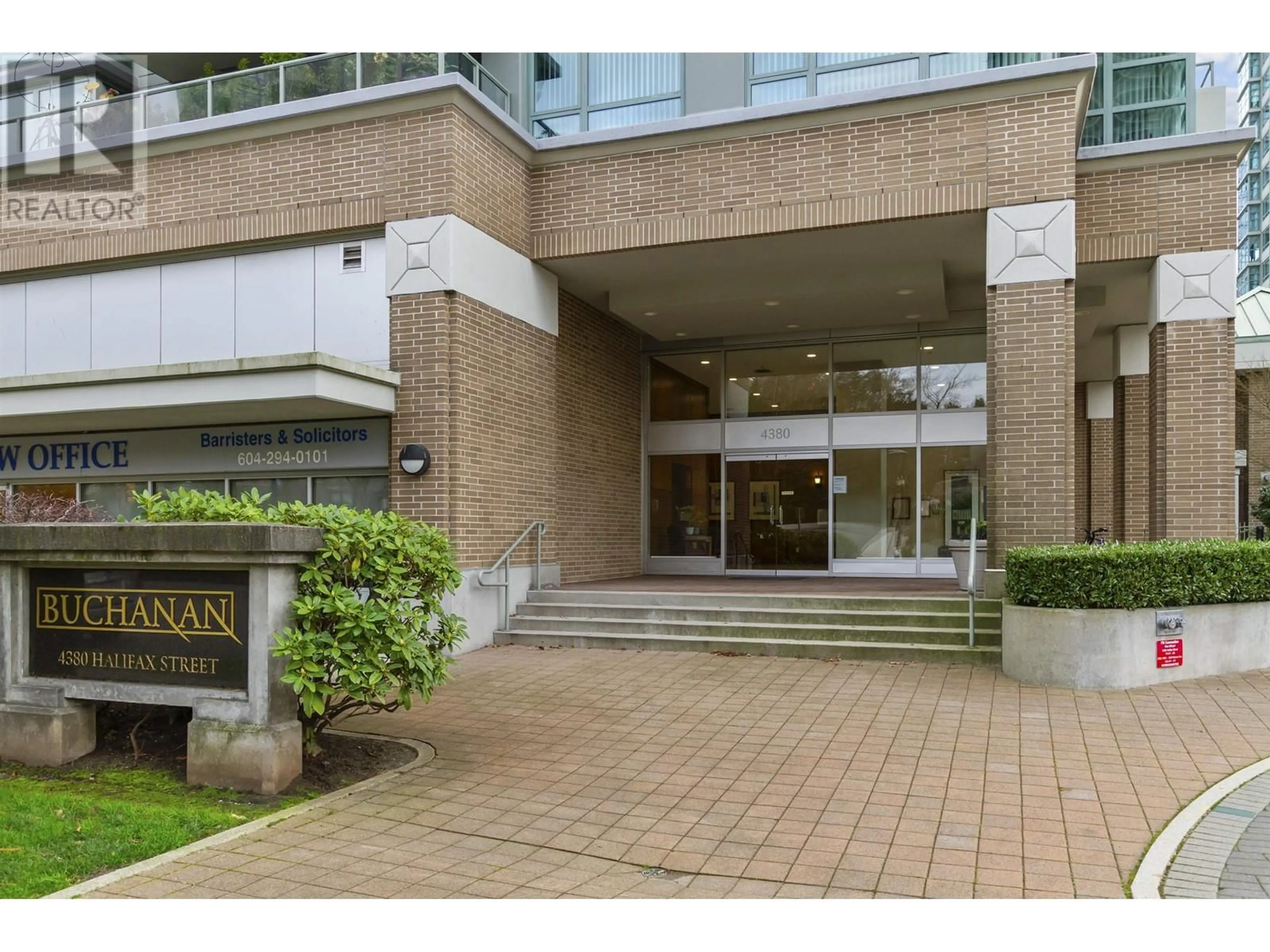 Indoor foyer for 1403 4380 HALIFAX STREET, Burnaby British Columbia V5C6R3