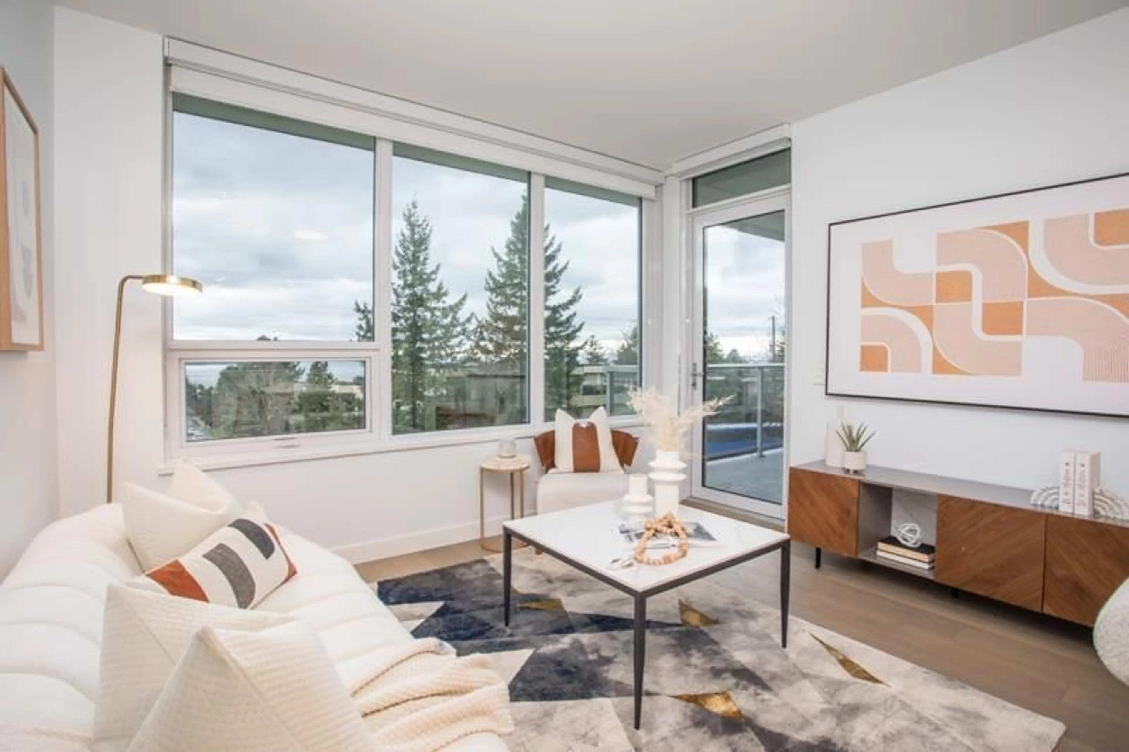 Living room, wood floors for 201 15165 THRIFT AVENUE, White Rock British Columbia V4B0C1