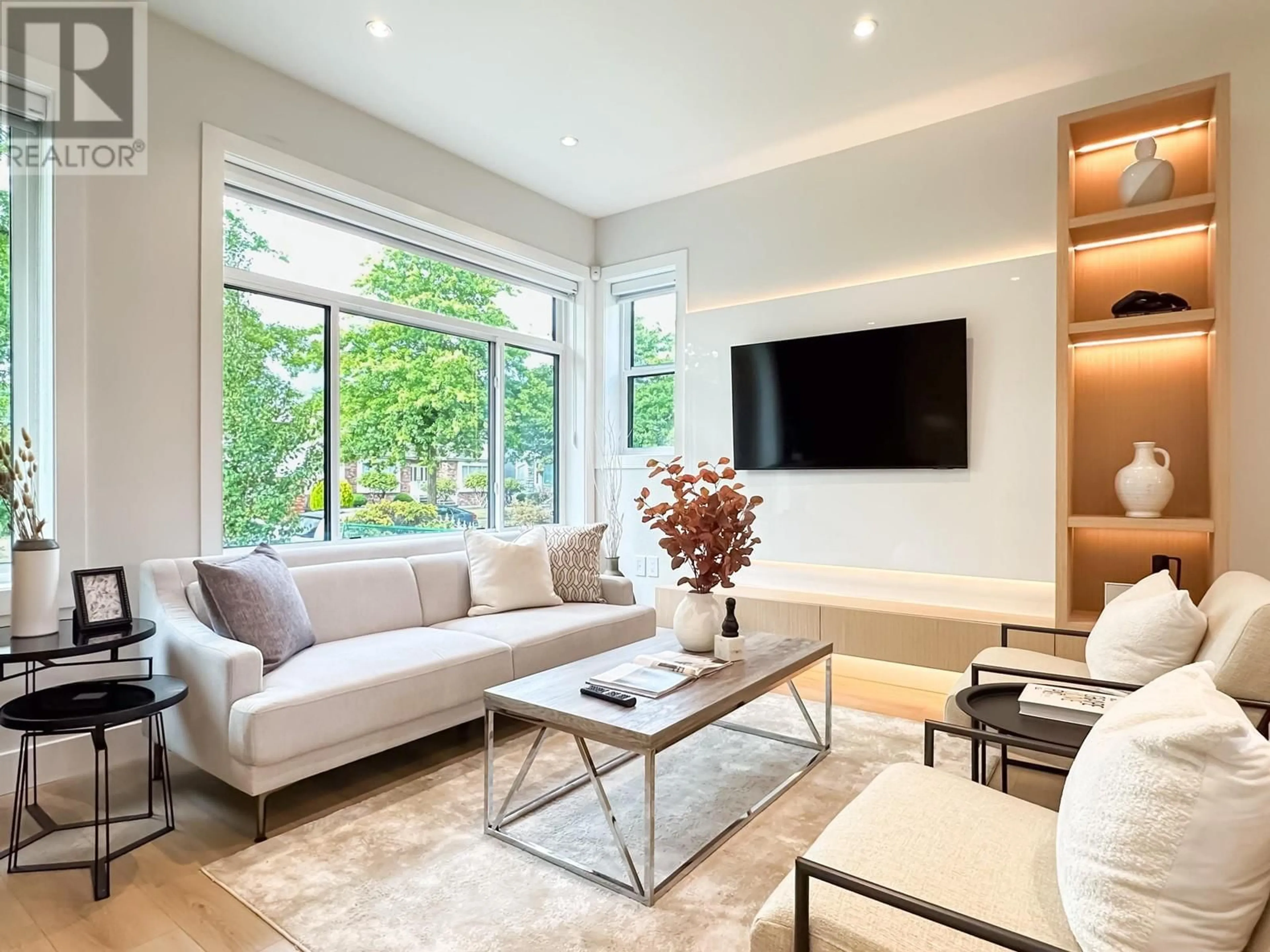 Living room, wood floors for 2344 E 40TH AVENUE, Vancouver British Columbia V5R2V7