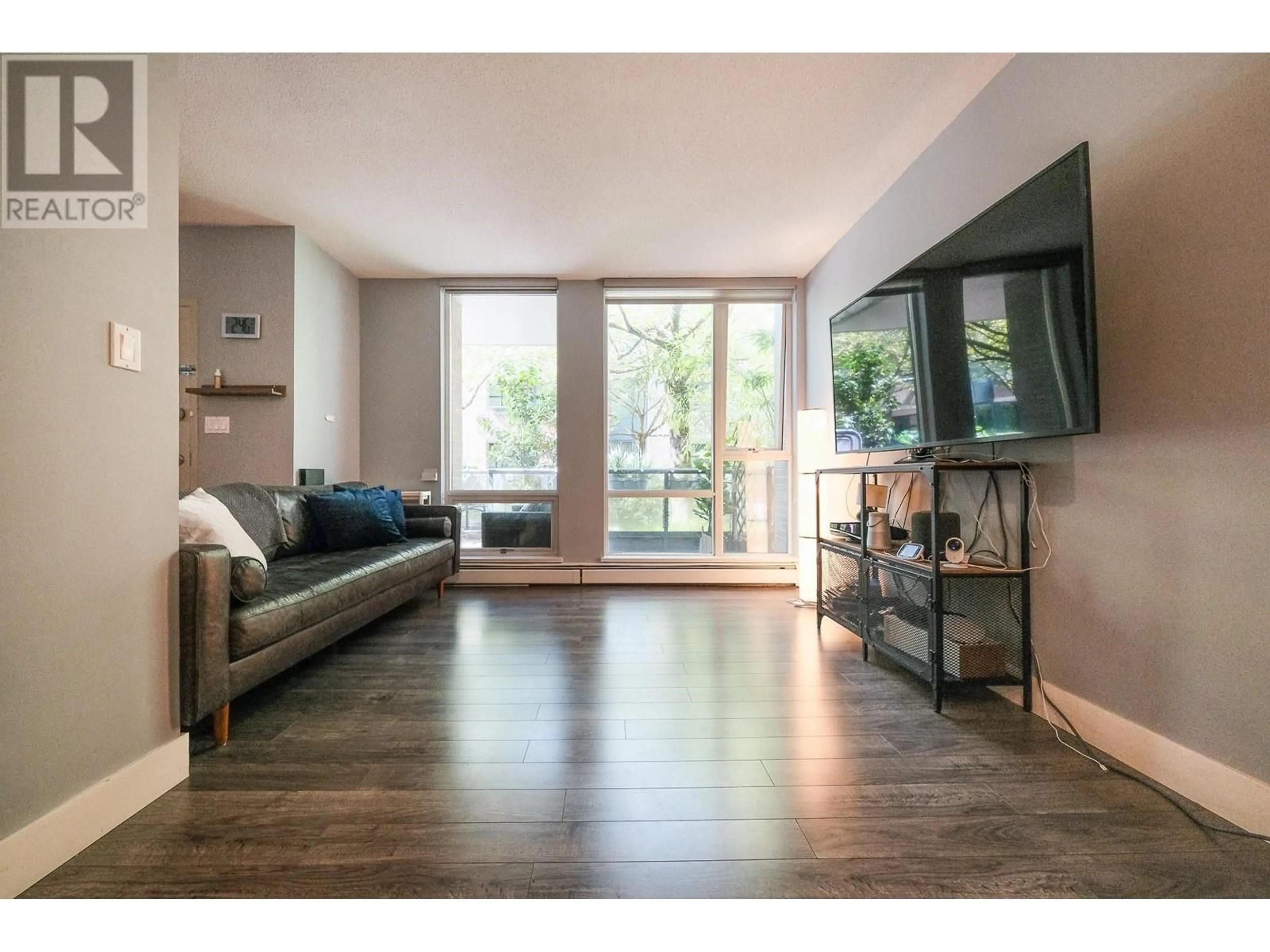 Living room, wood floors for 1021 EXPO BOULEVARD, Vancouver British Columbia V6Z2W1