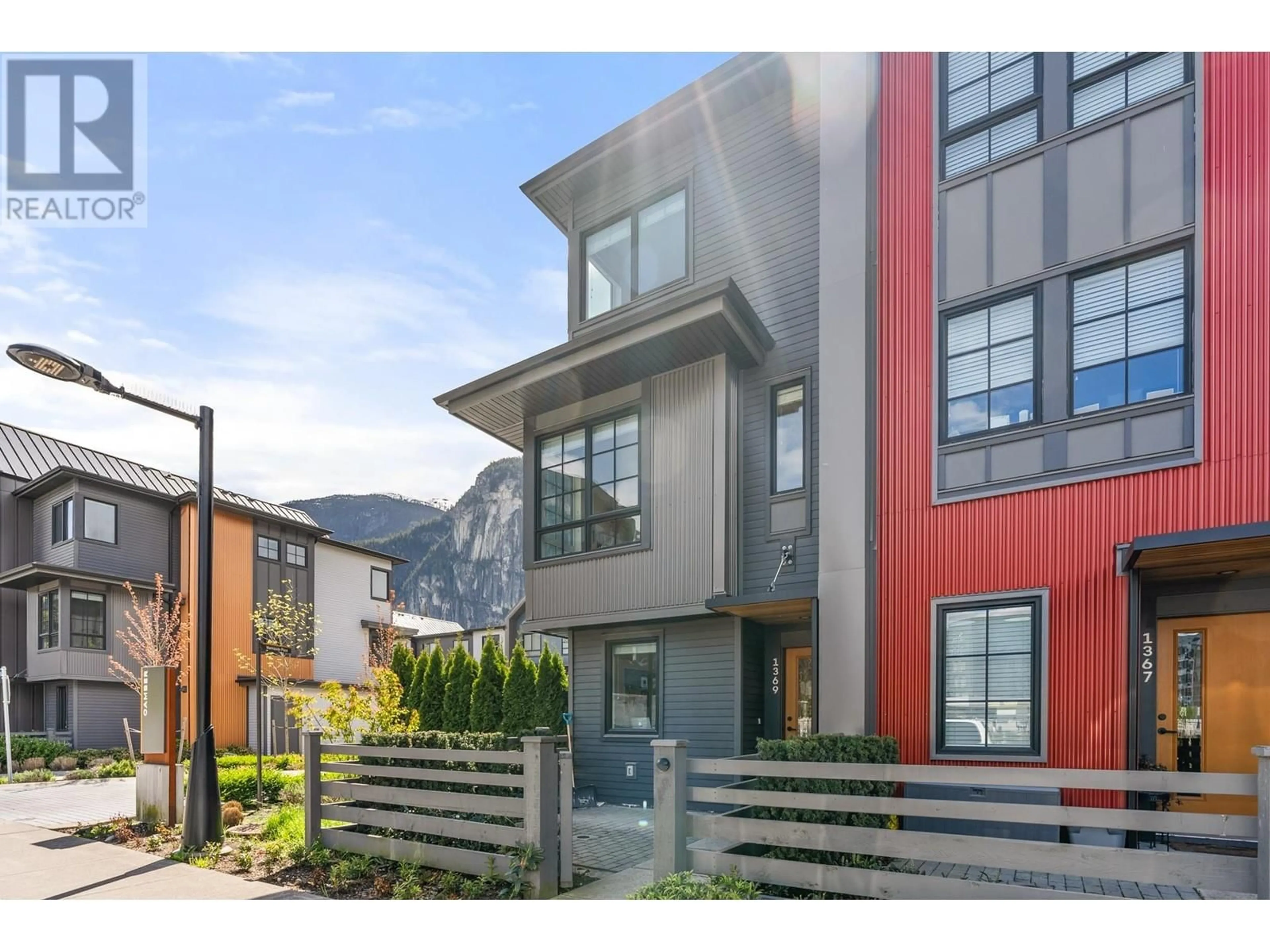 A pic from exterior of the house or condo, the front or back of building for 1369 MARINASIDE PLACE, Squamish British Columbia V8B1A8