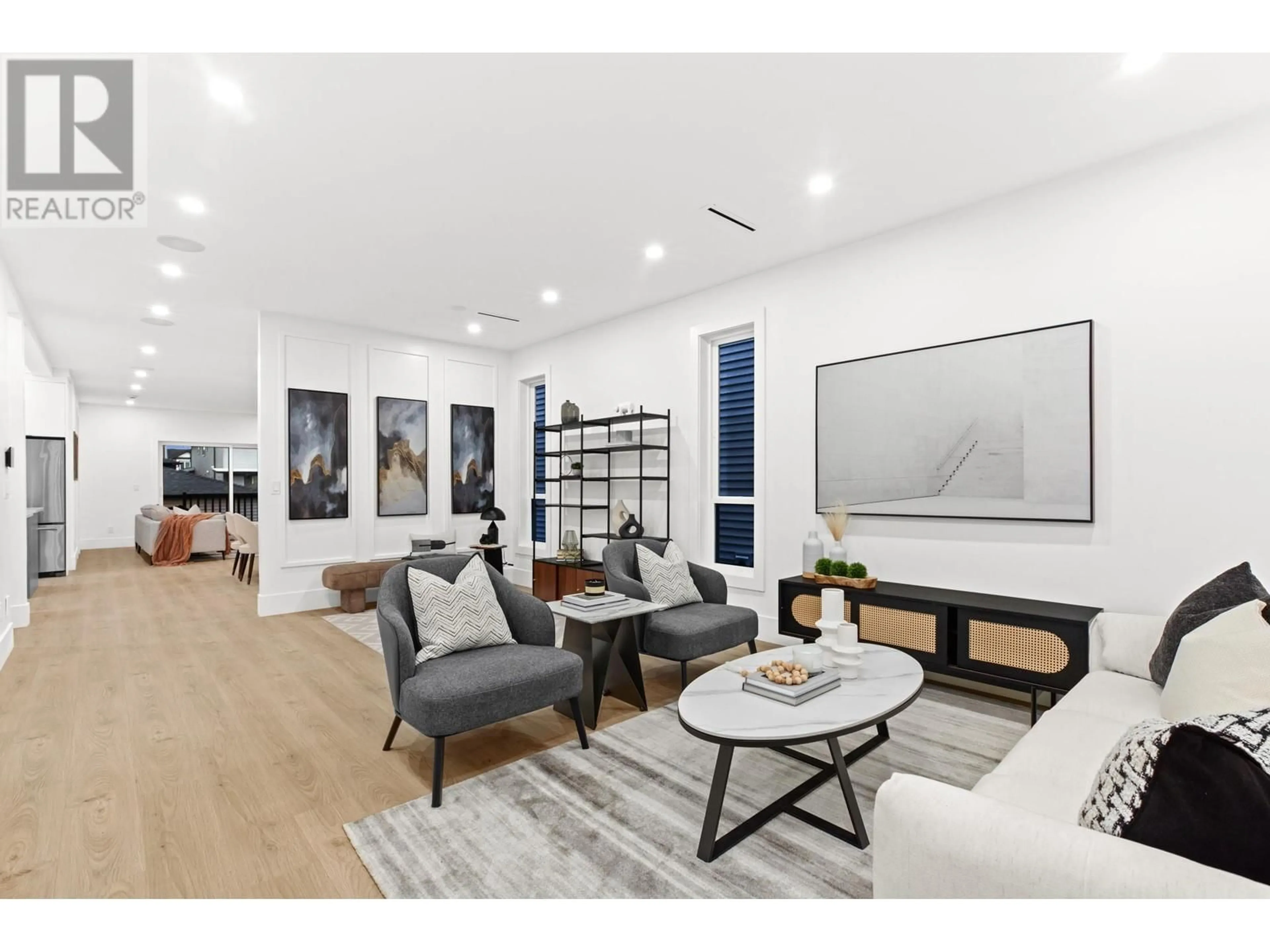 Living room with furniture, unknown for 211 JARDINE STREET, New Westminster British Columbia V3M5M4