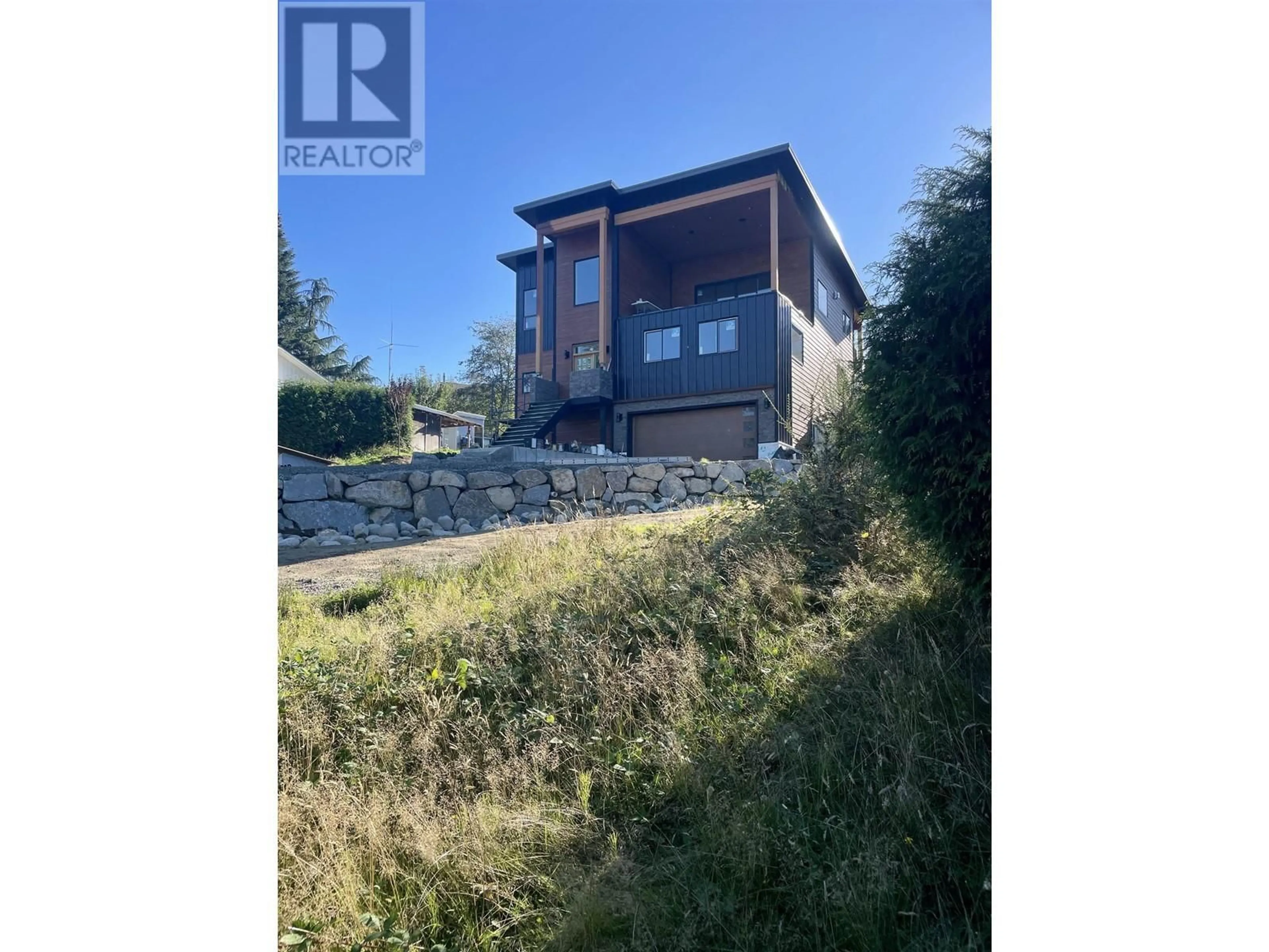 Frontside or backside of a home, the street view for 6159 S GALE AVENUE, Sechelt British Columbia V7Z0L5