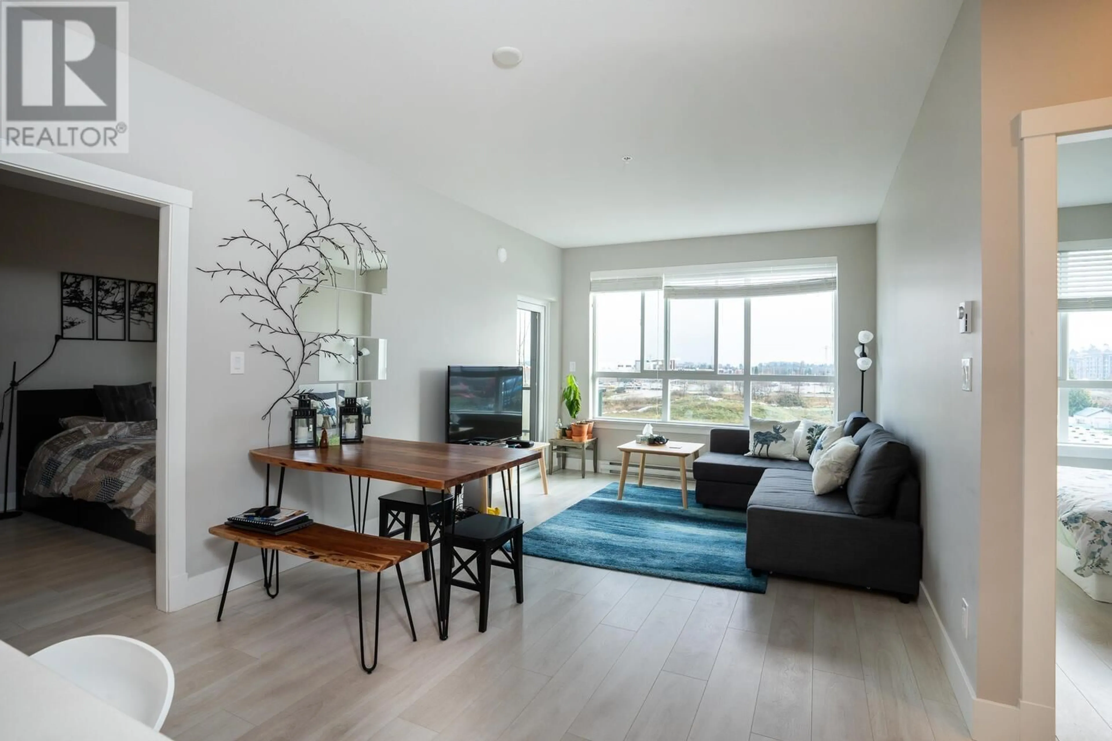 Living room, wood floors for 328 4690 HAWK LANE, Delta British Columbia V4M0C4