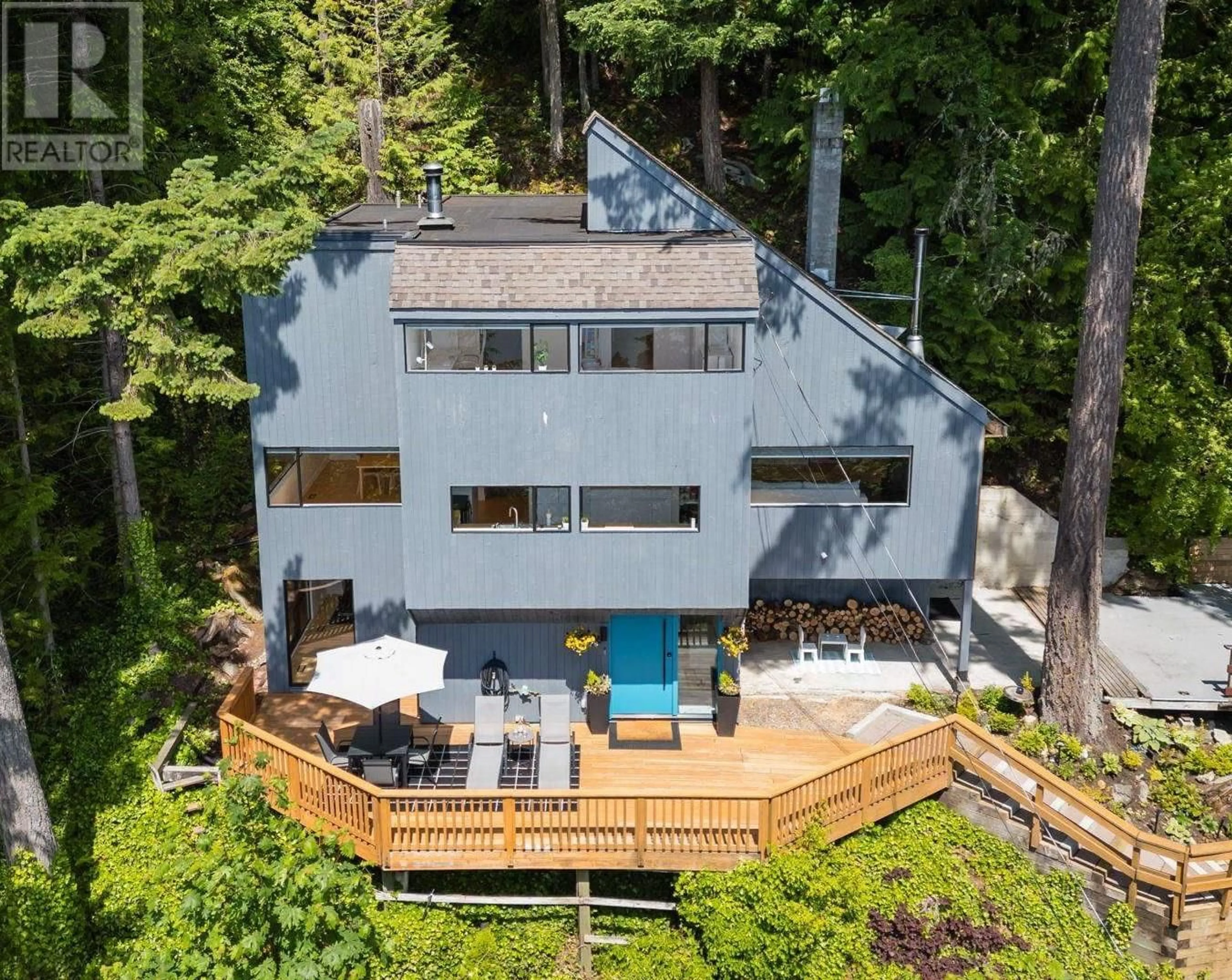 Frontside or backside of a home, cottage for 405 TIMBERTOP DRIVE, Lions Bay British Columbia V0N2E0