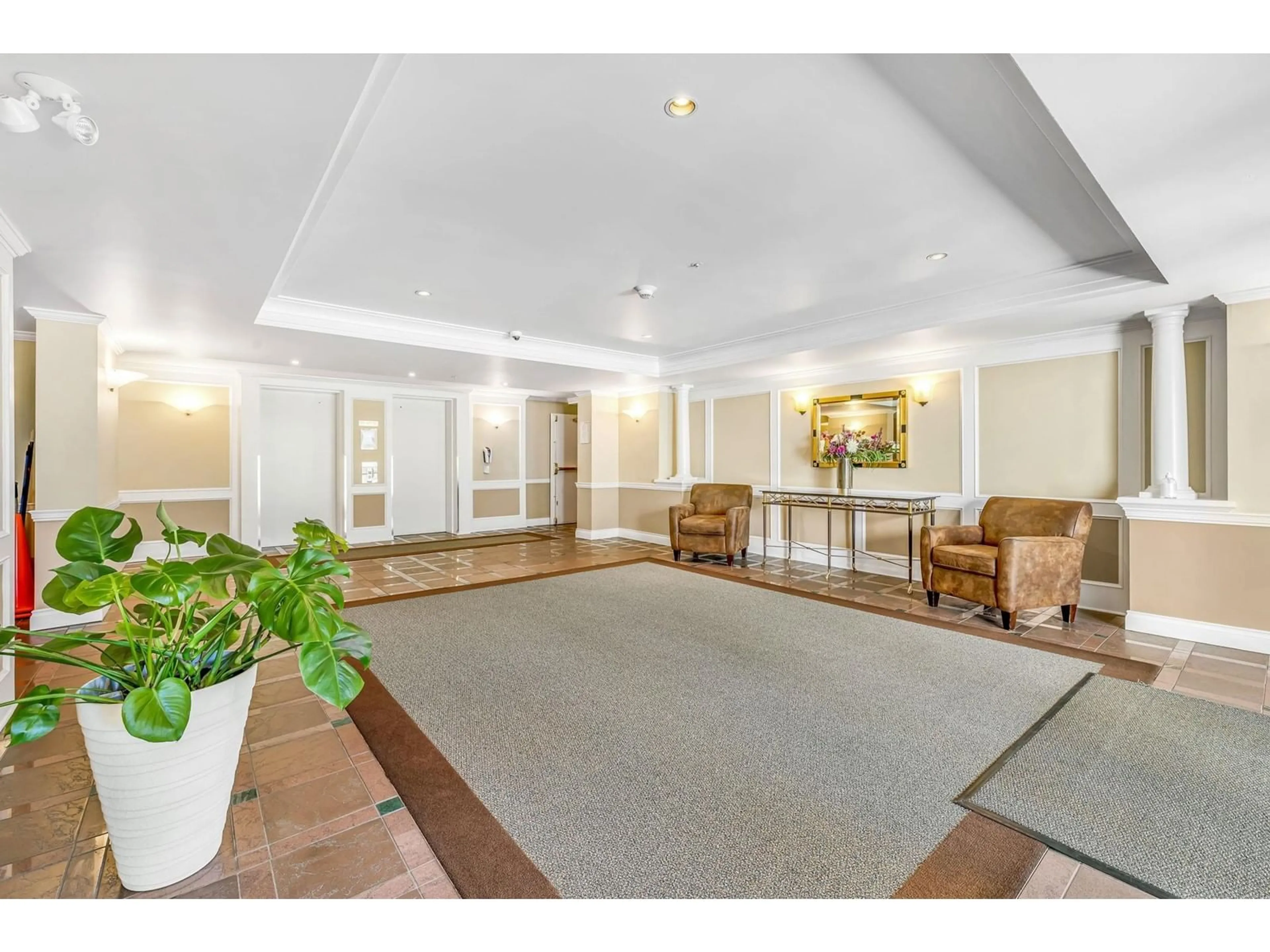 Indoor lobby, unknown floor for 413 1576 MERKLIN STREET, White Rock British Columbia V4B5K2