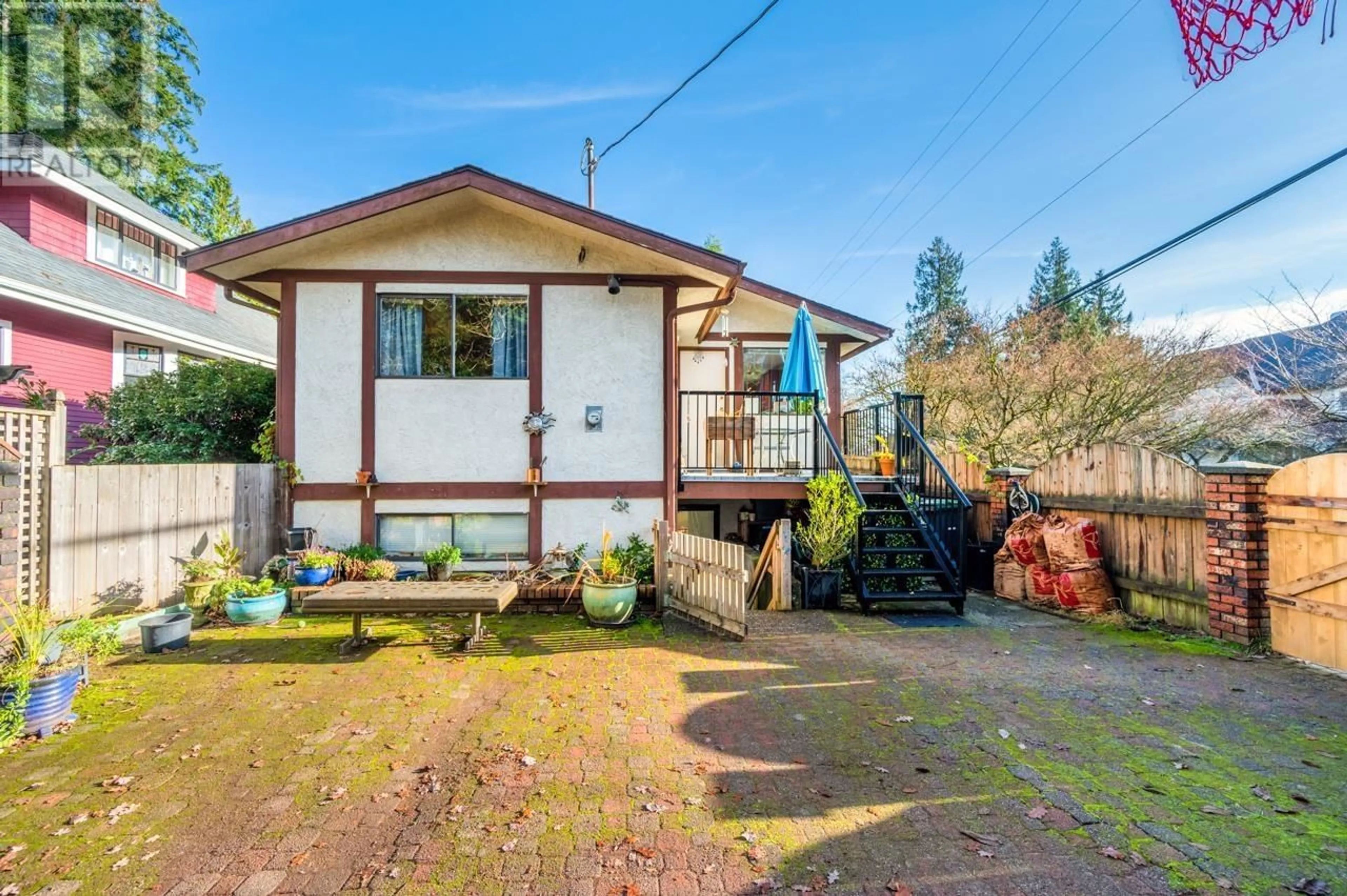 Frontside or backside of a home, cottage for 3003 SUNNYHURST ROAD, North Vancouver British Columbia V7K2G4