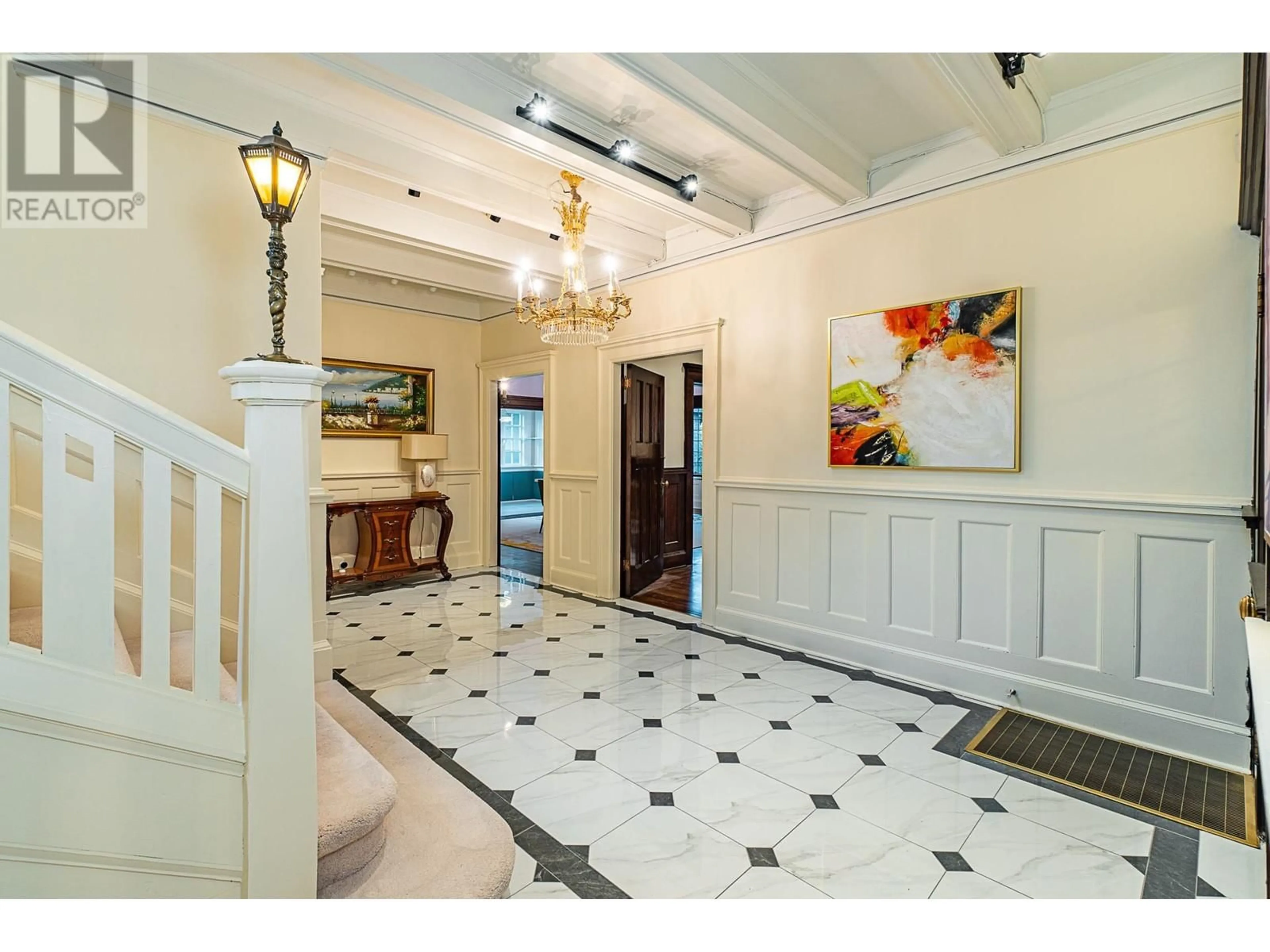 Indoor foyer for 1080 WOLFE AVENUE, Vancouver British Columbia V6H1V8