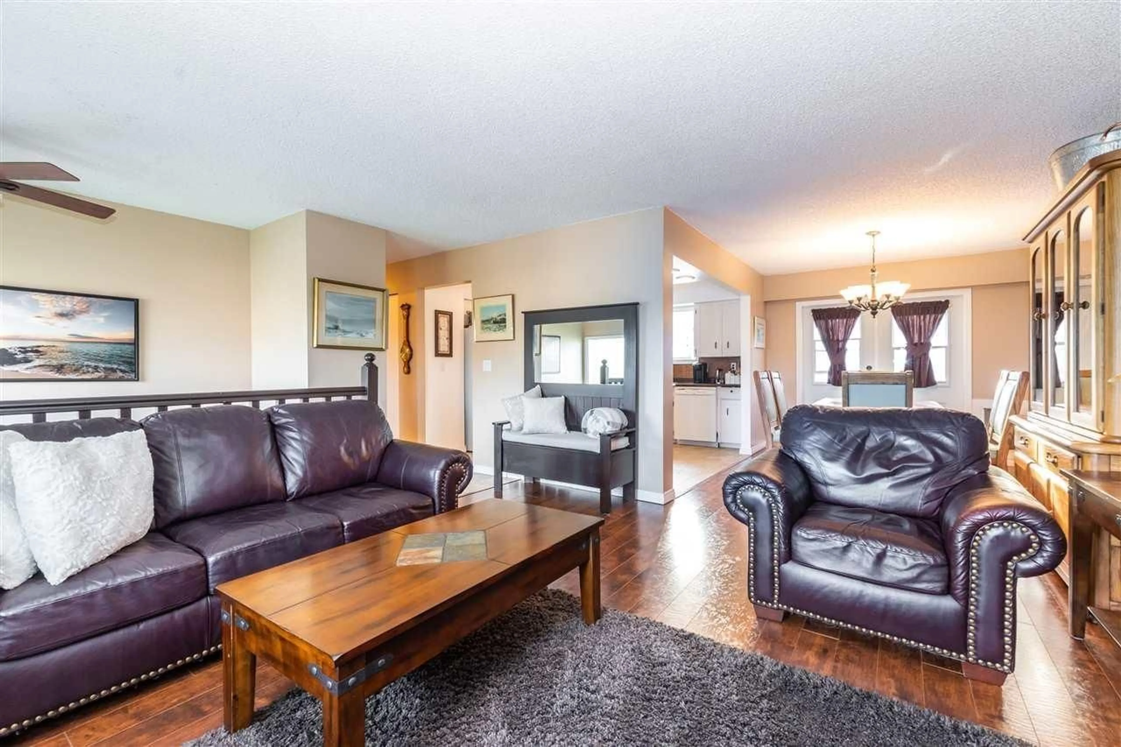 Living room, wood floors for 8482 HILTON DRIVE, Chilliwack British Columbia V2P4Y1