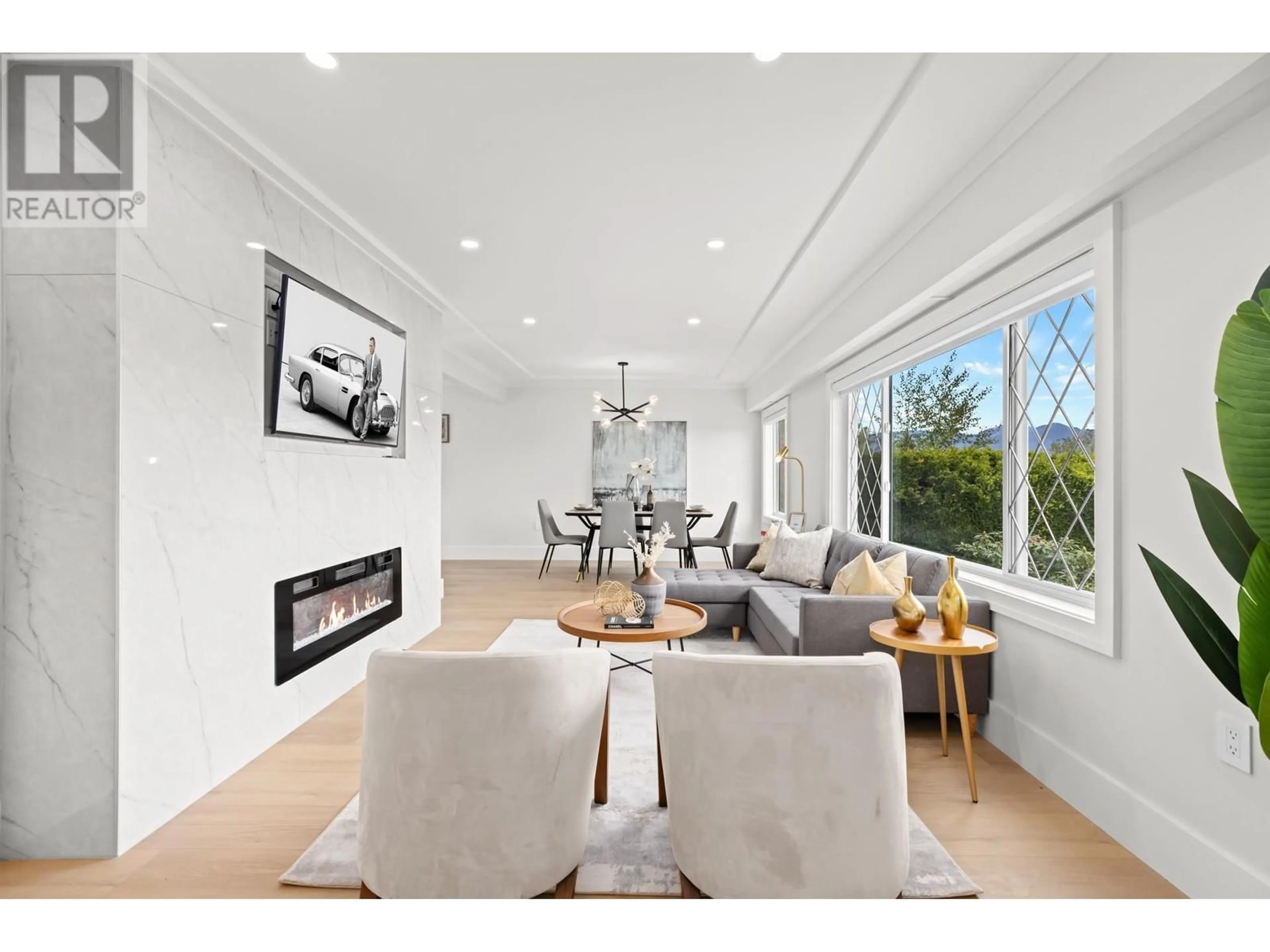 Living room, wood floors for 3337 QUESNEL DRIVE, Vancouver British Columbia V6S1Z7