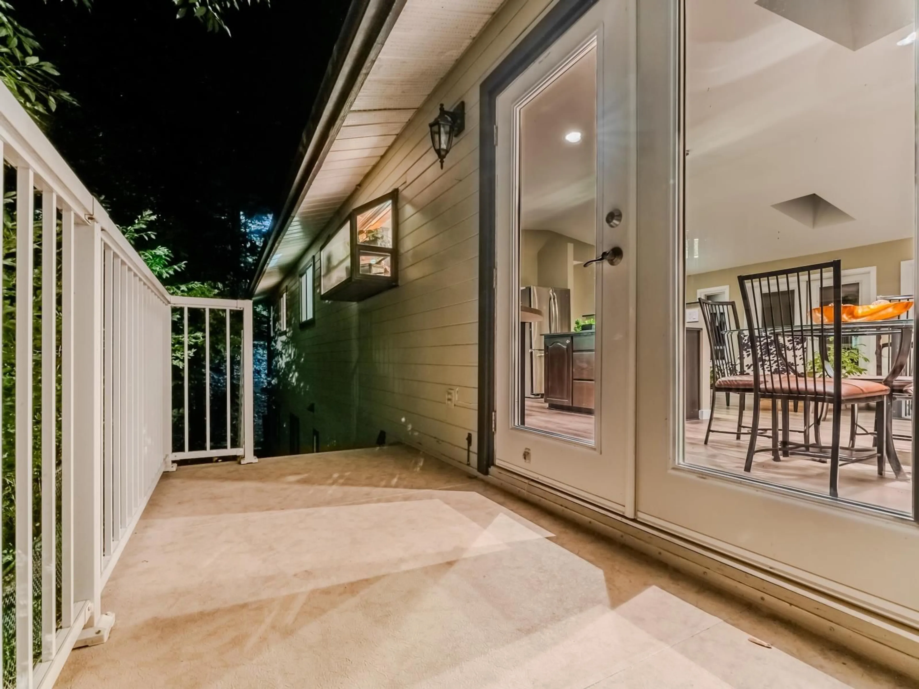 Indoor entryway, wood floors for 21292 MALLARD DRIVE, Hope British Columbia V0X1L1